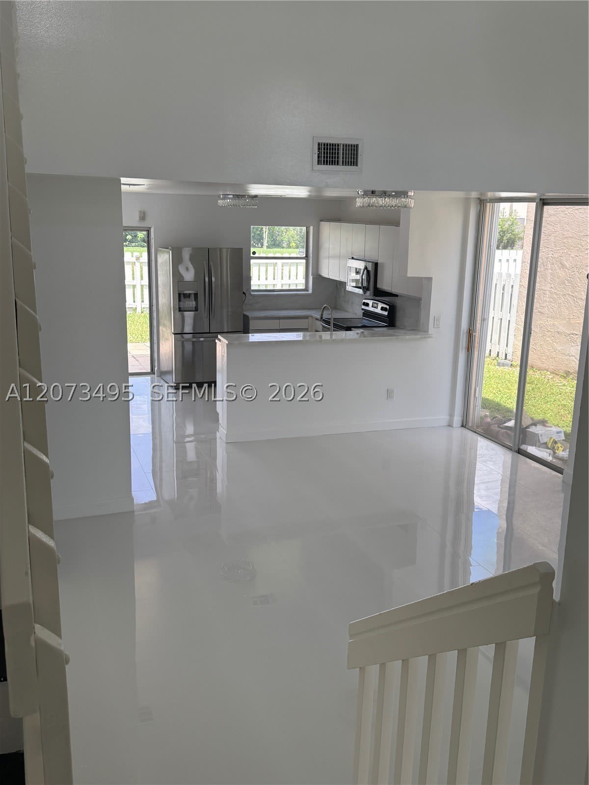 875 NW 99th Ave – photo 1