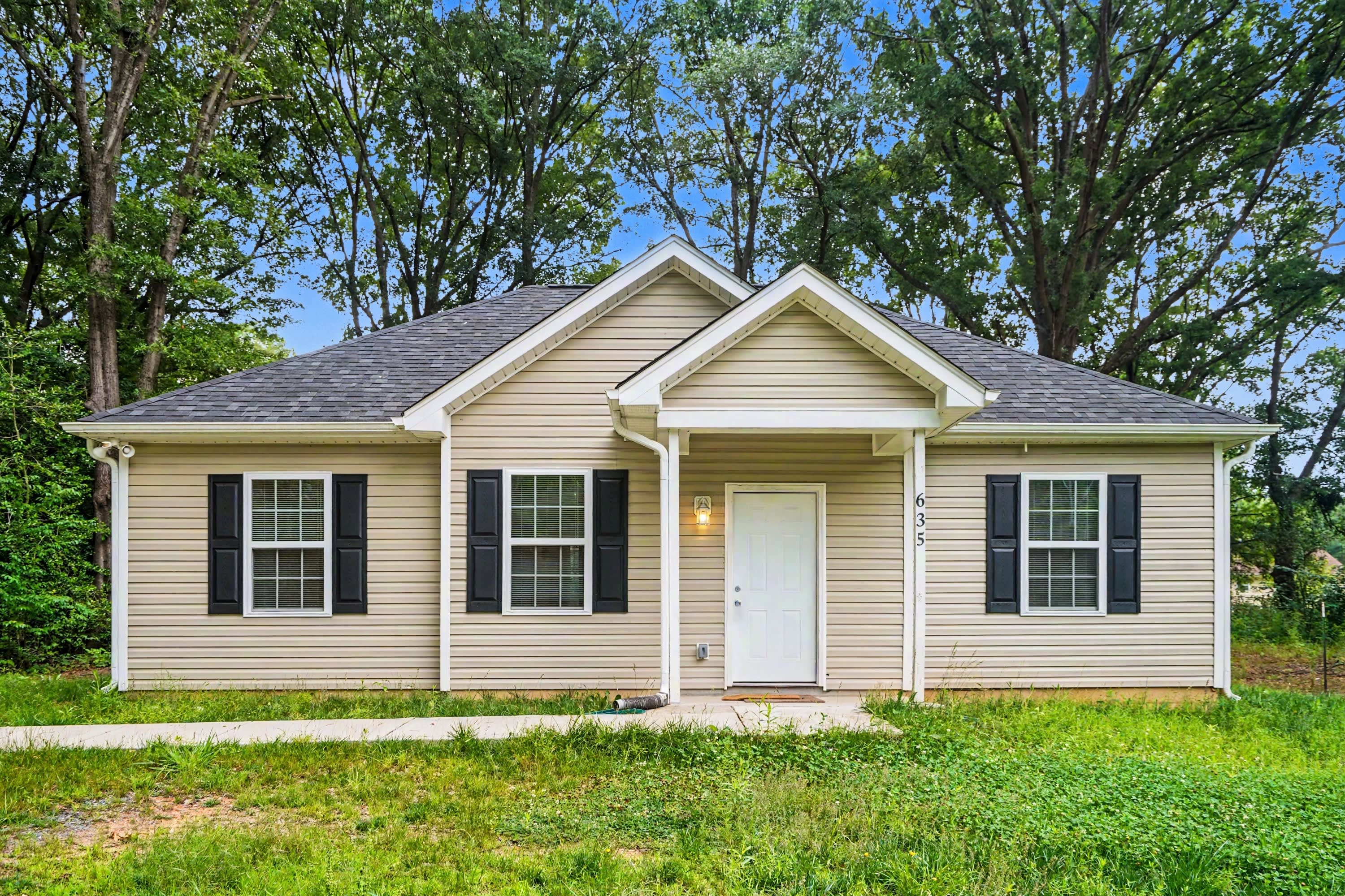 635 Johns Lane – photo 1