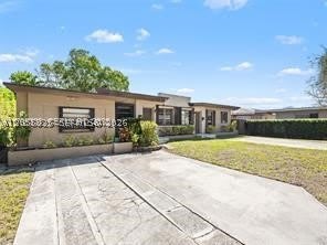 1315 N 19th Ave – photo 1