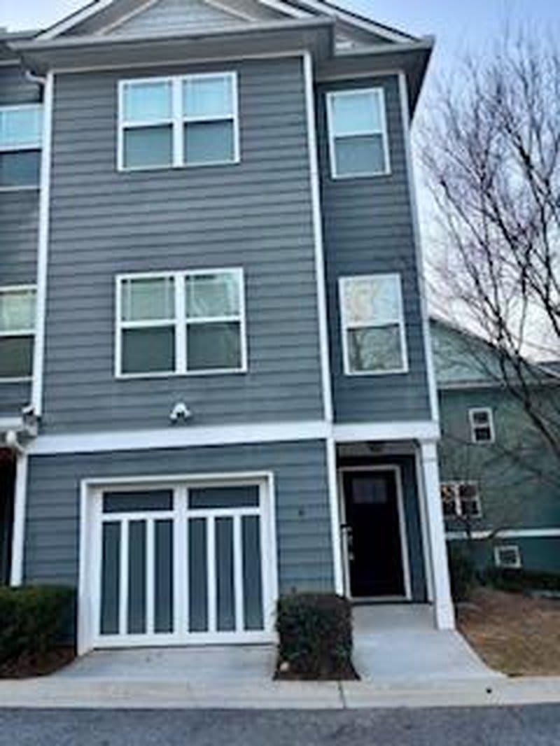 1365 Memorial Drive Southeast – photo 1