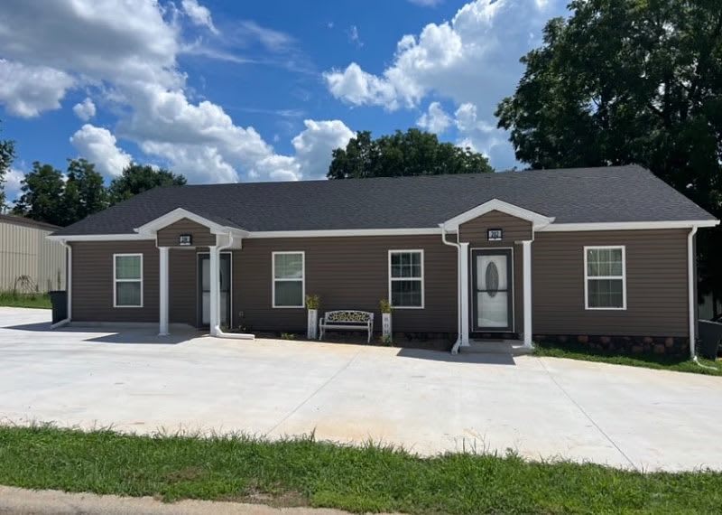 202/204 Elliot Way – photo 1 of 21