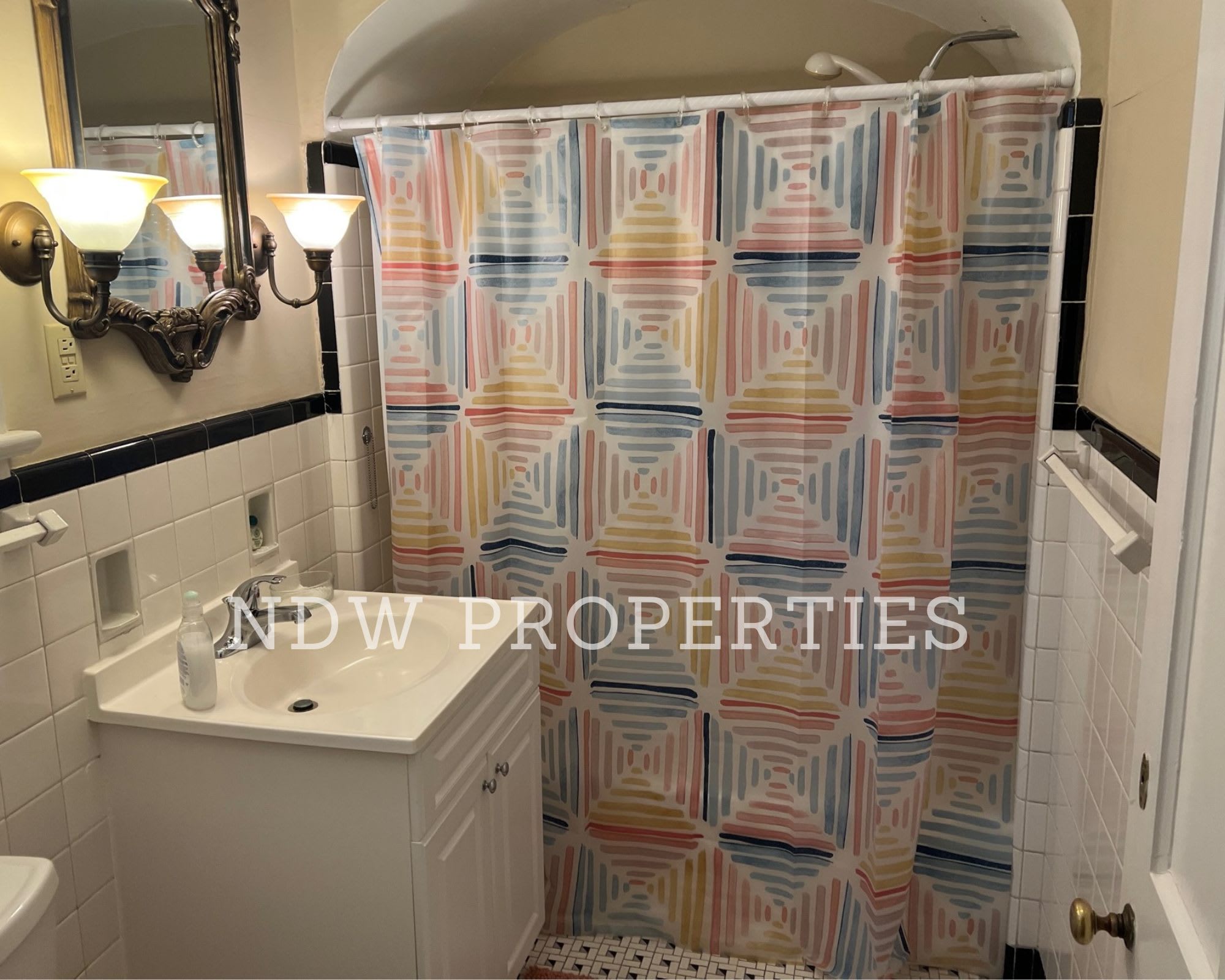 600 Nash St N – photo 1