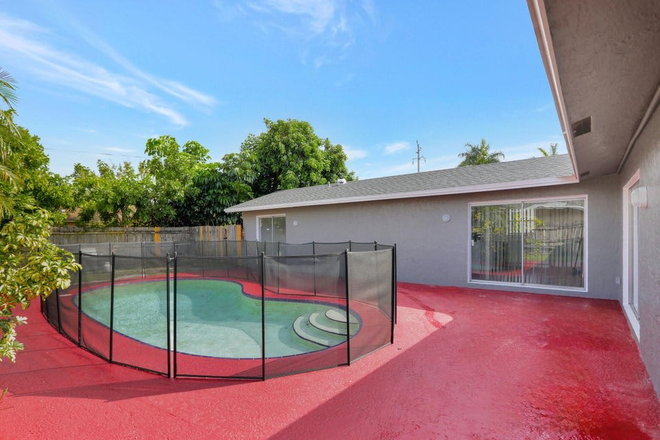 8211 Northwest 45th Court – photo 1
