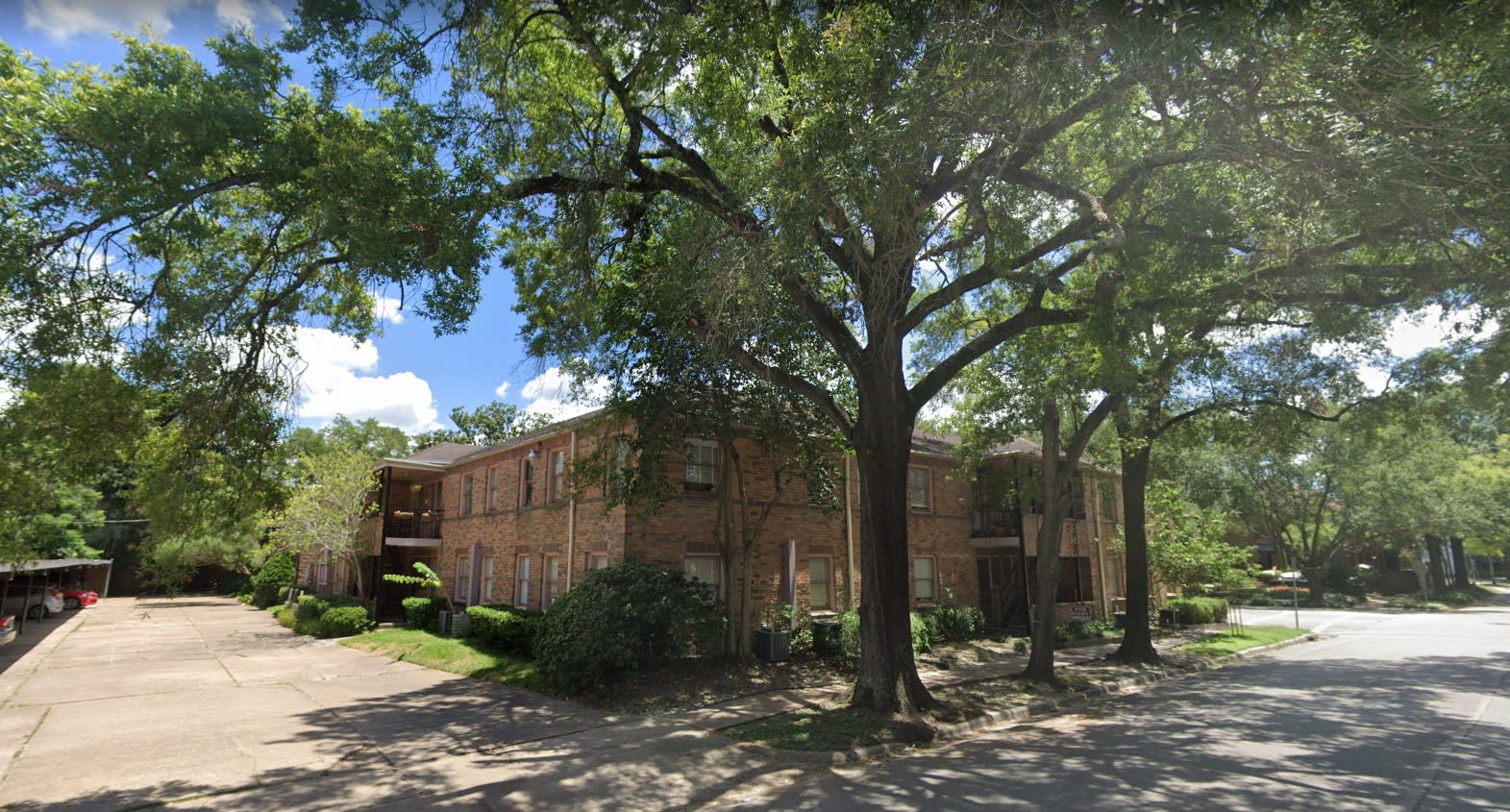 1930 North Boulevard – photo 1