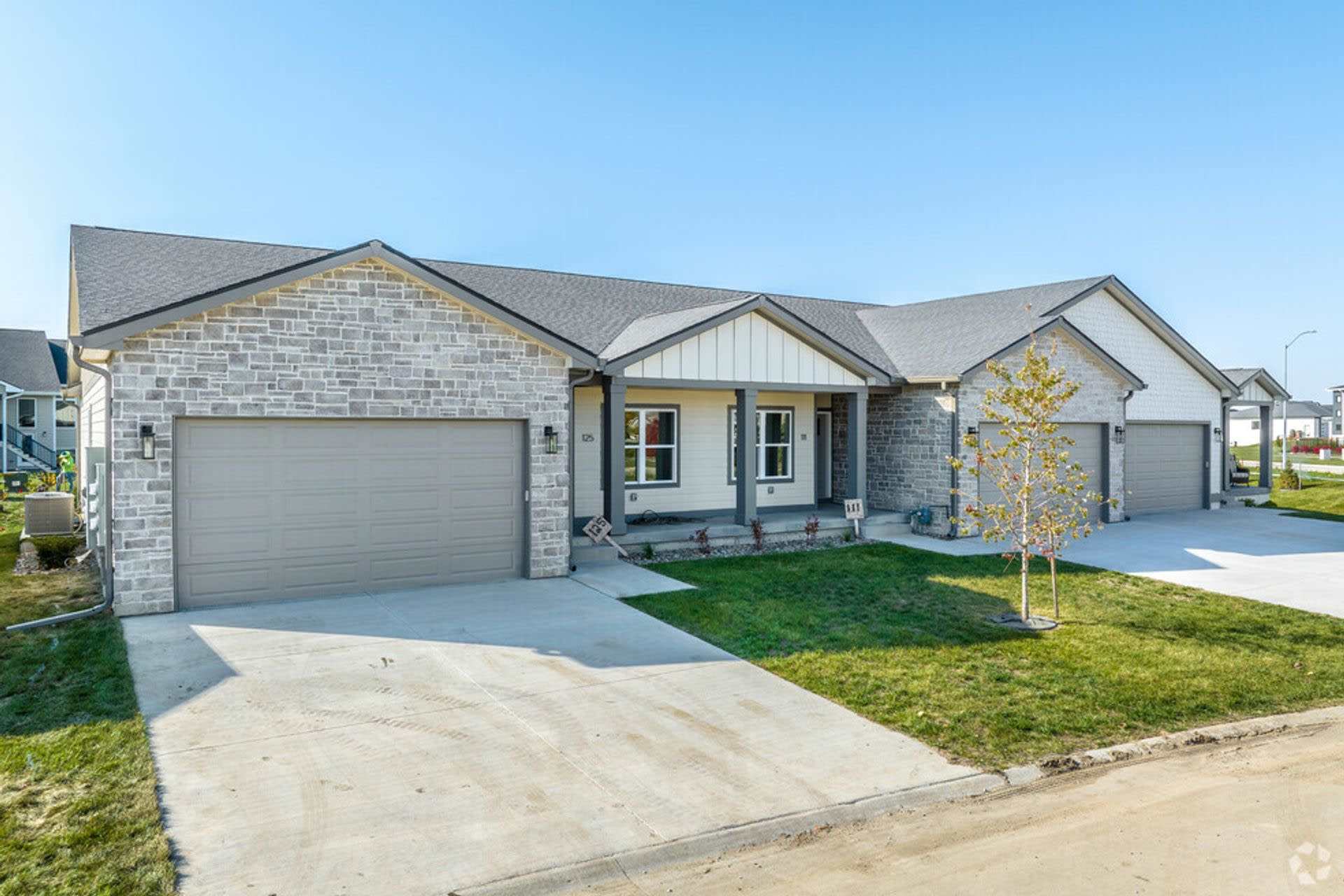 105 S. Marigold Ave. – photo 1