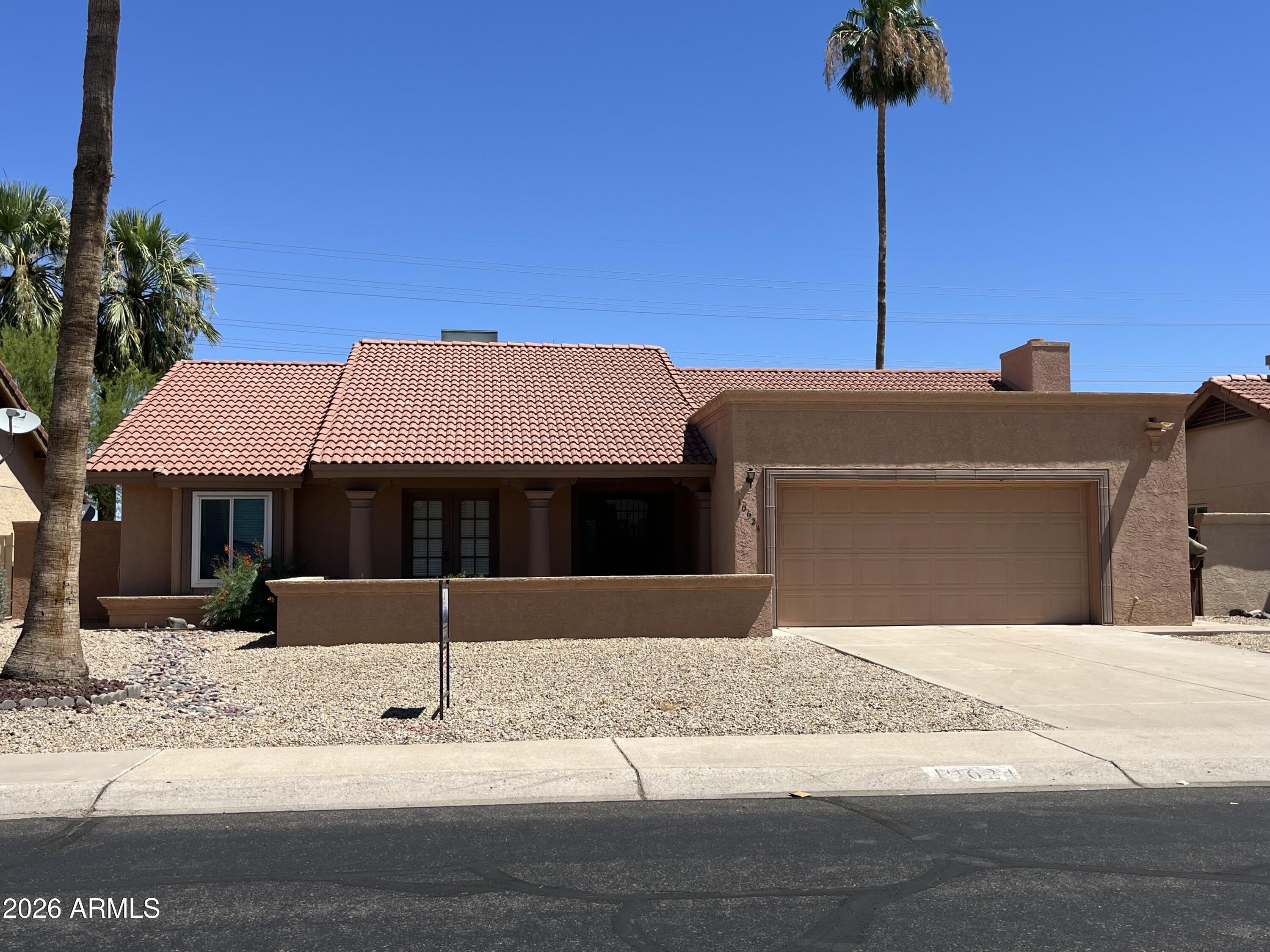 10624 W GRISWOLD Road – photo 1