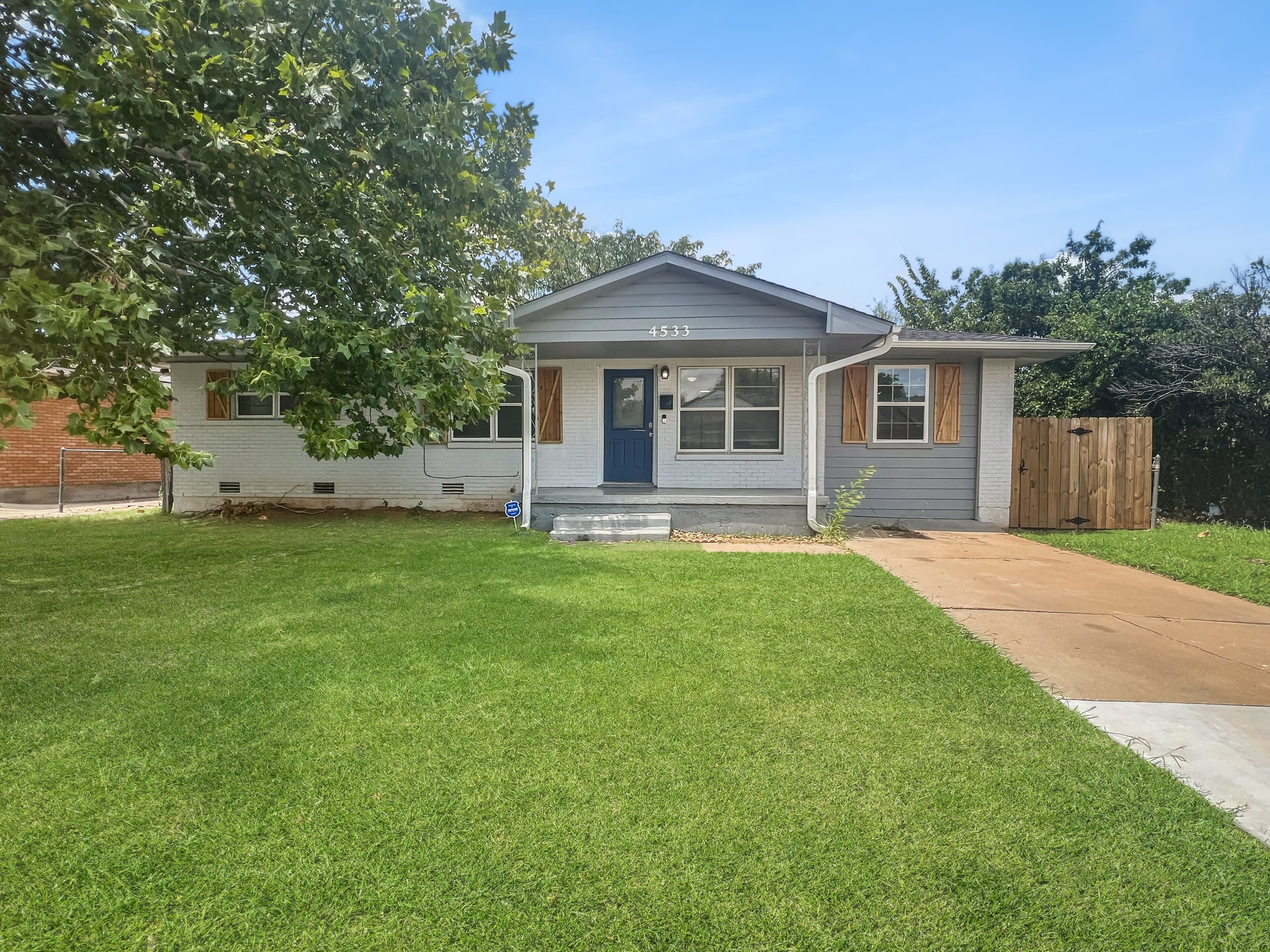 4533 Southwest Beta Avenue – photo 1