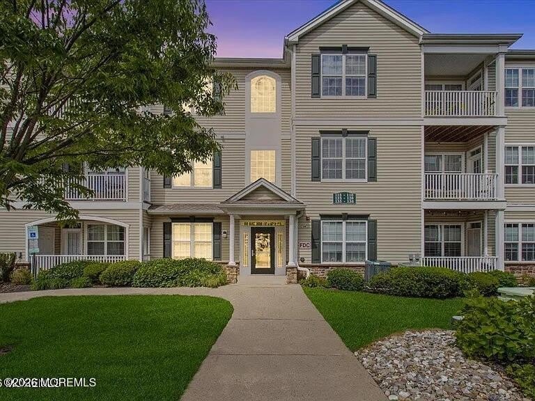 136 Mill Pond Way – photo 1 of 18
