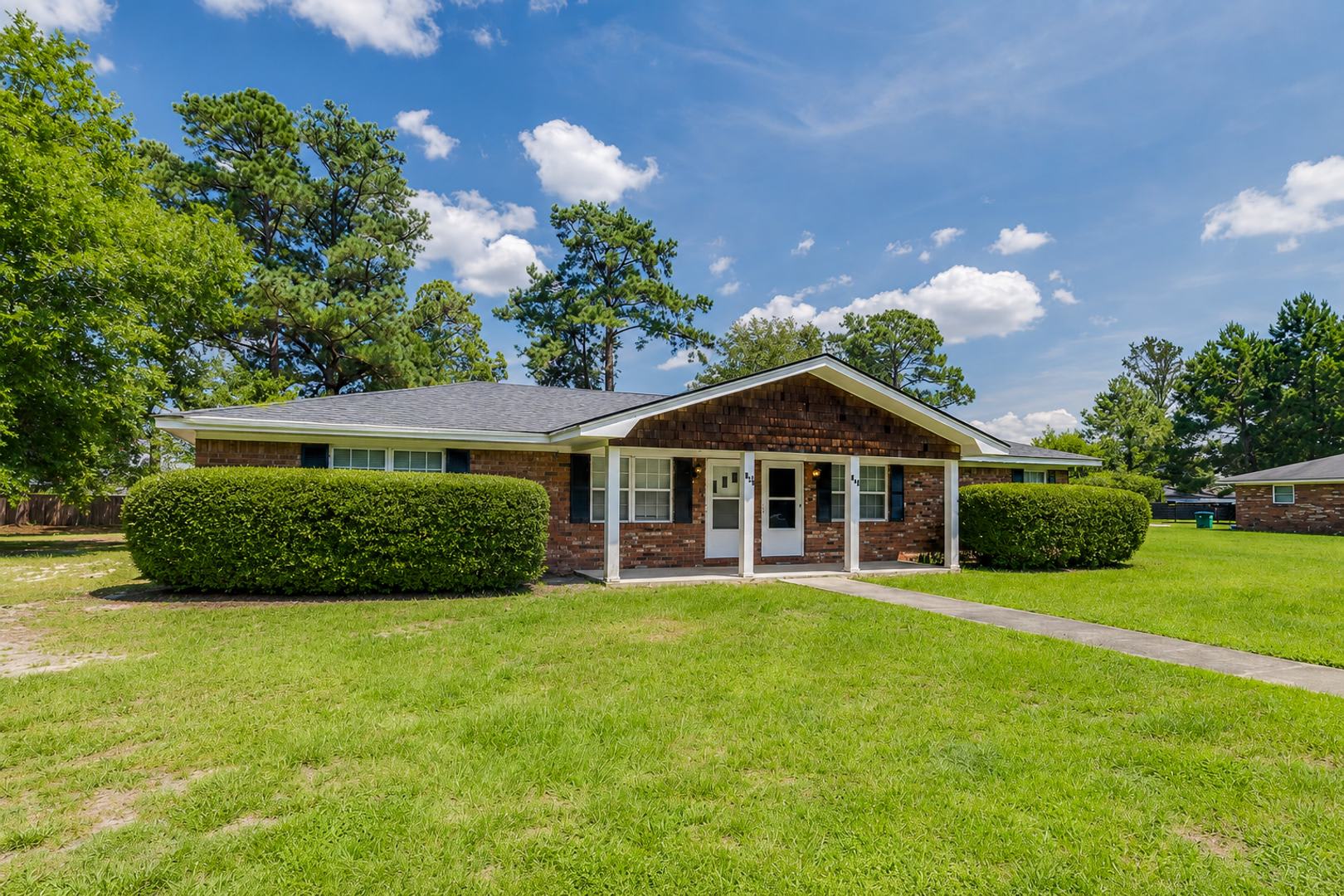 Newly Renovated 2BR/1BA Duplex in Springfield, GA! – photo 1 of 19