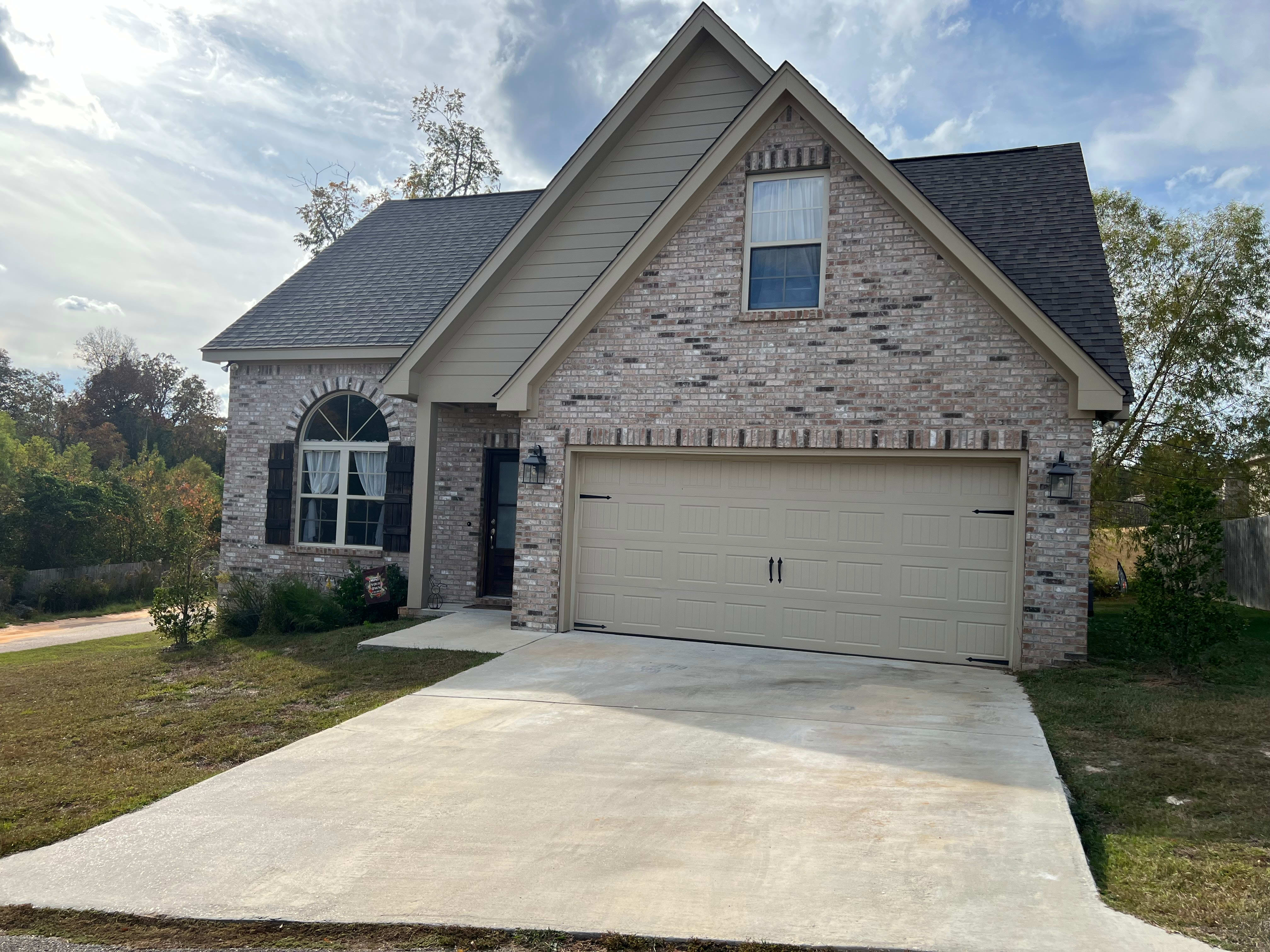 9 Canyon Oak – photo 1 of 98