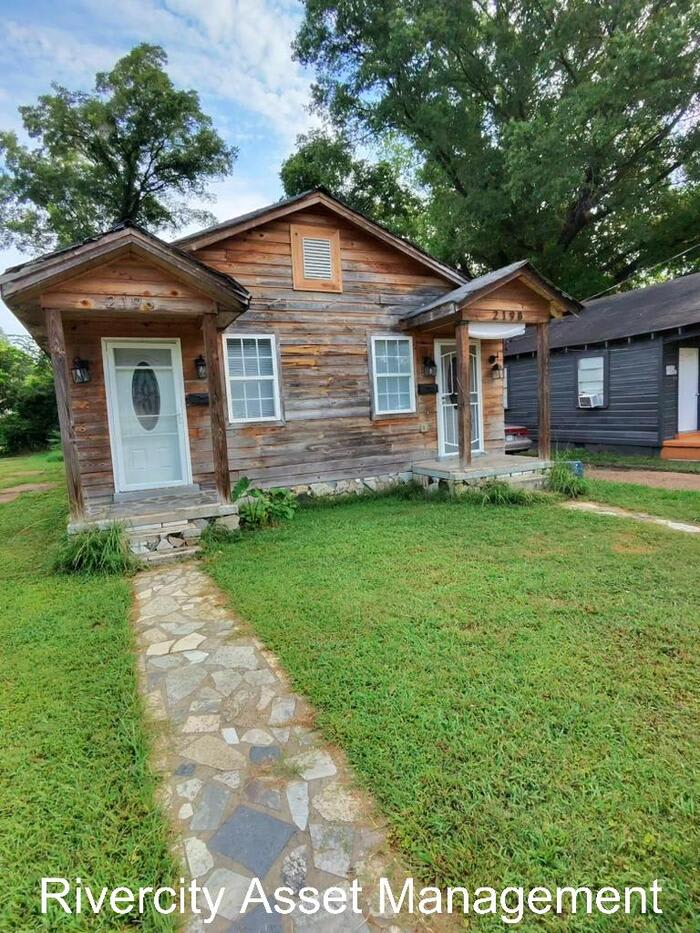 2198 Lyon Avenue – photo 1