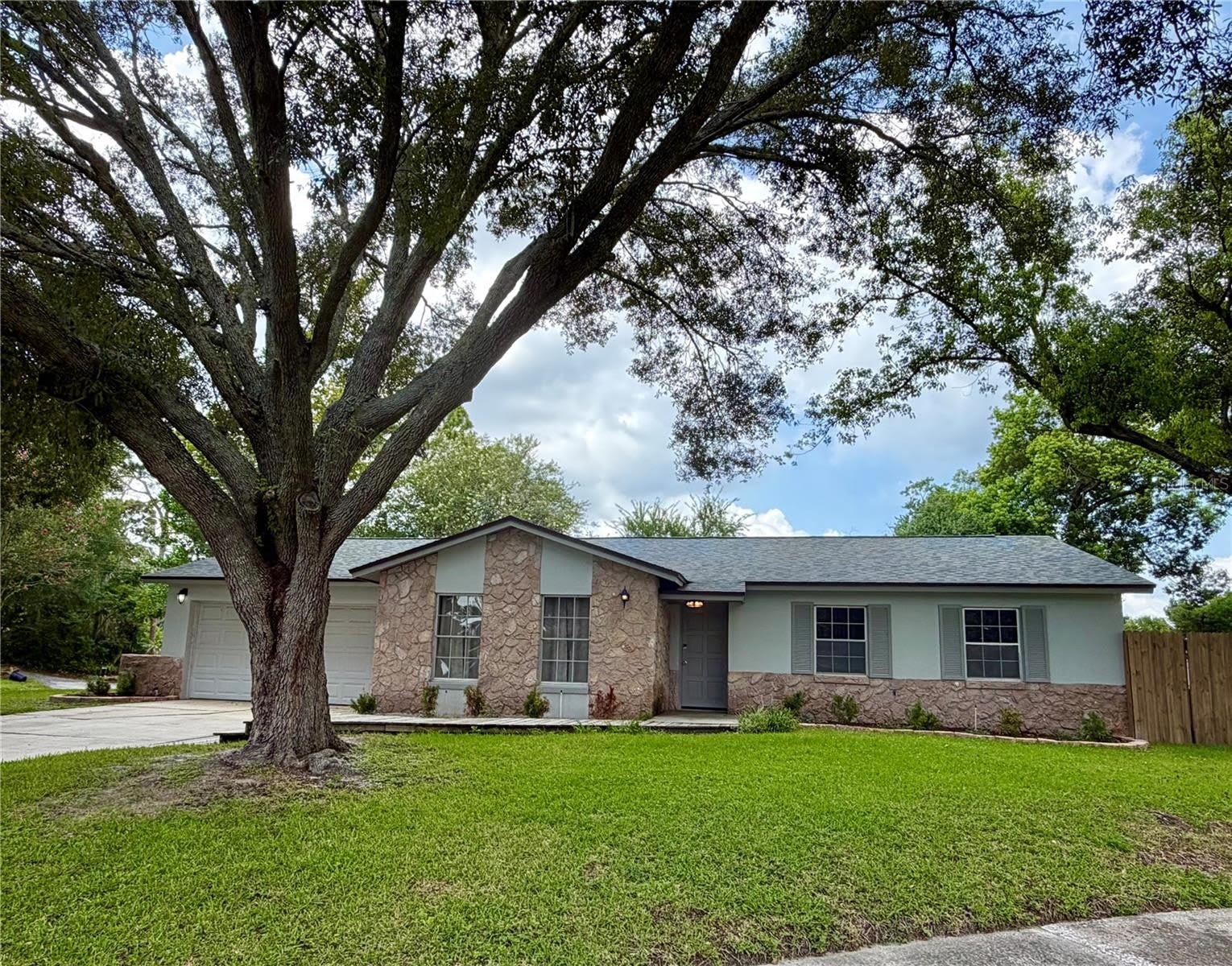 1 KING ARTHUR Court – photo 1