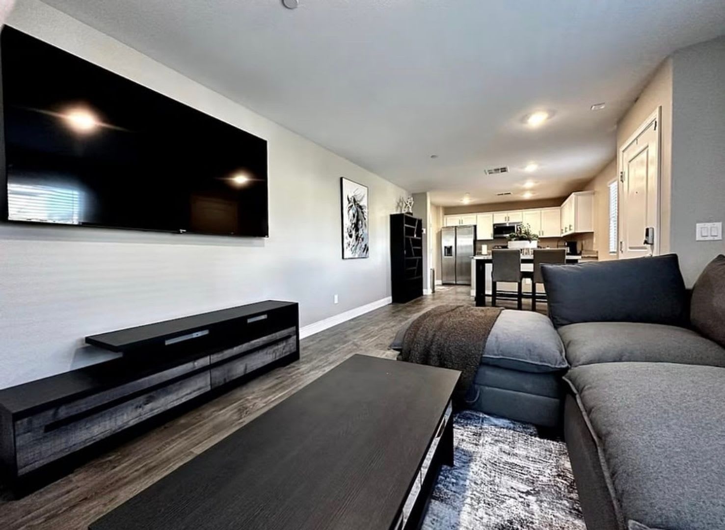 Charming 3BR Townhome in Las Vegas – photo 1