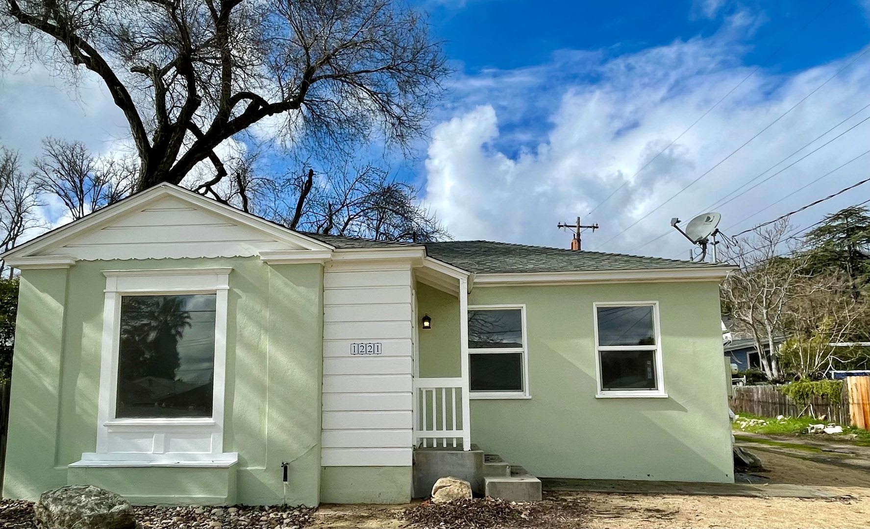 Single Family Home – photo 1 of 23