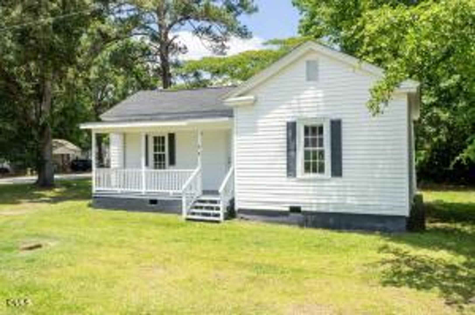 Recently Refreshed Two Bedroom Home! – photo 1 of 23