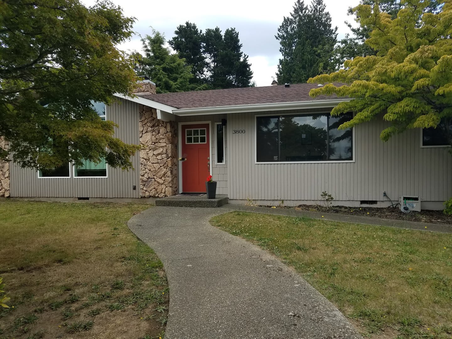 Short Term 3 Bedroom East Bremerton Home – photo 1 of 235