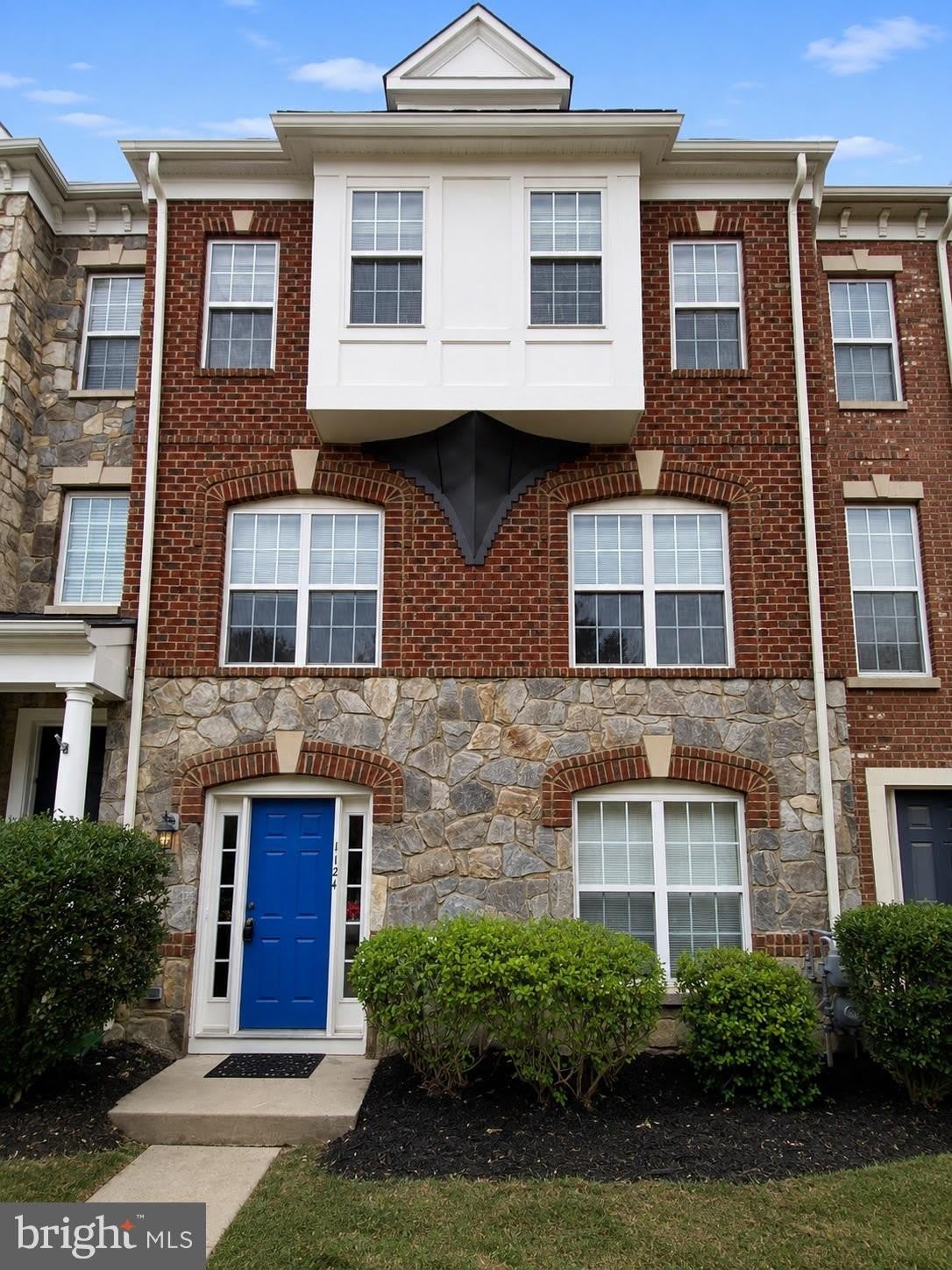 1124 HAMPTON Street – photo 1 of 33