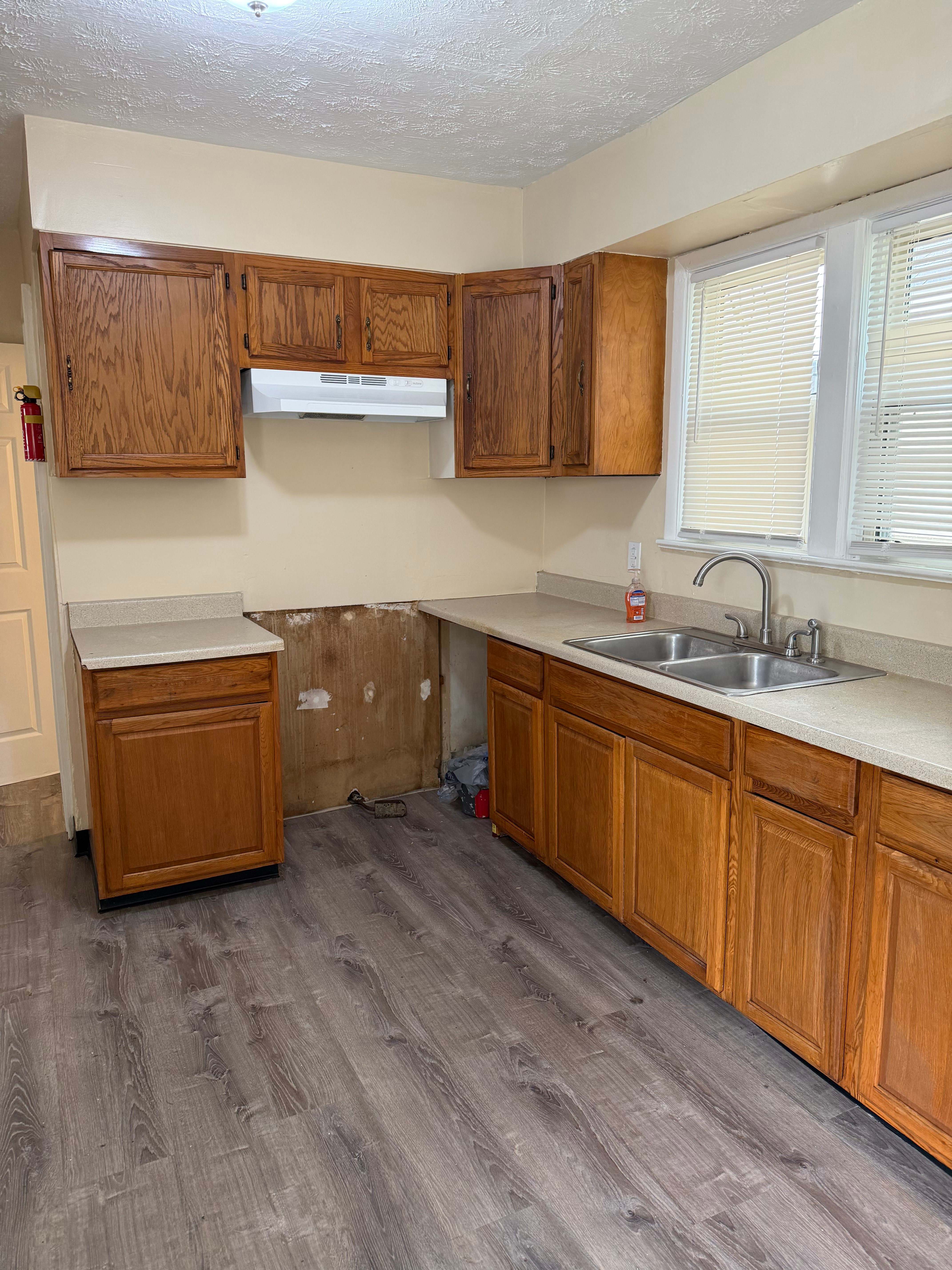 1420 E Blake Ave – photo 1