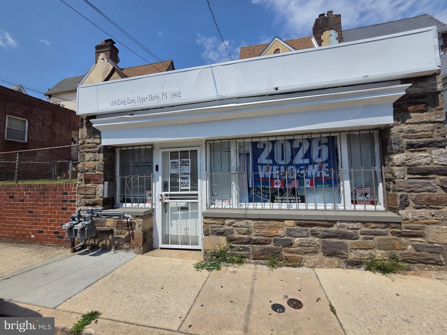 210 LONG LN – photo 1