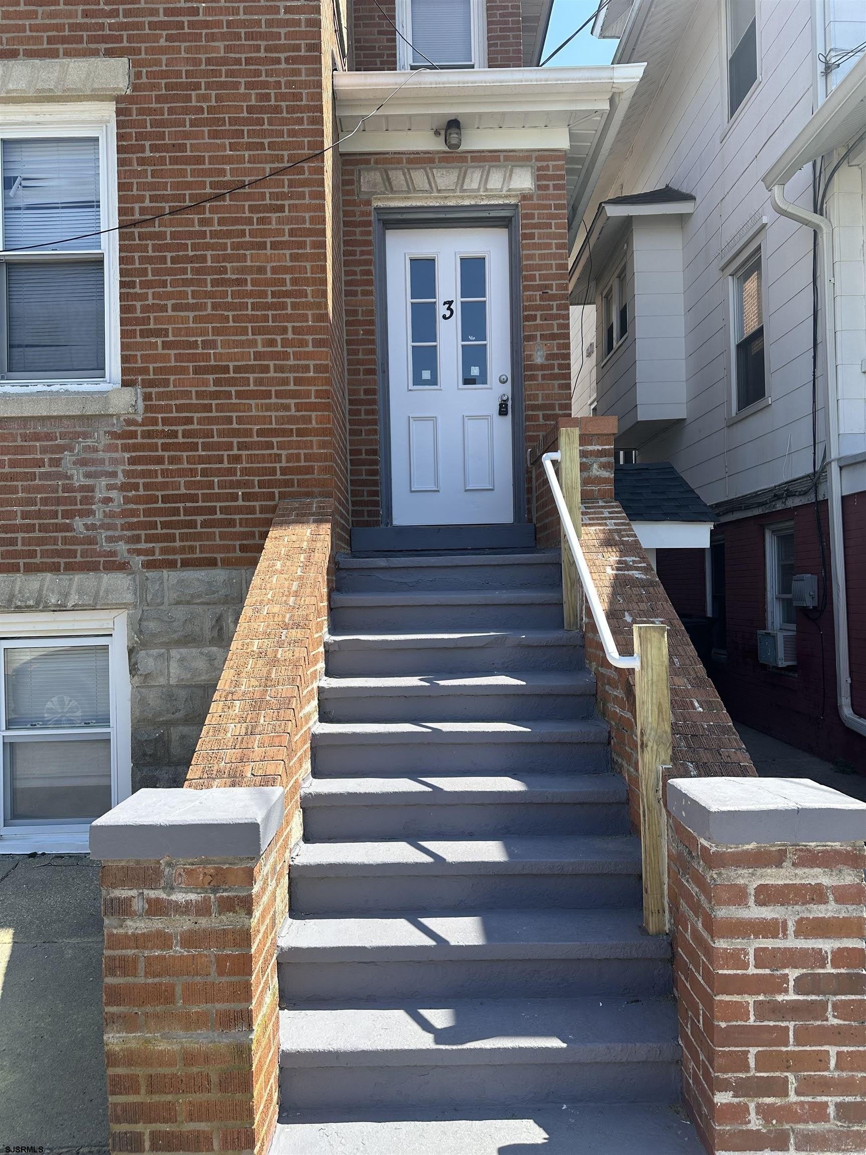 9 N Rosborough Ave – photo 1