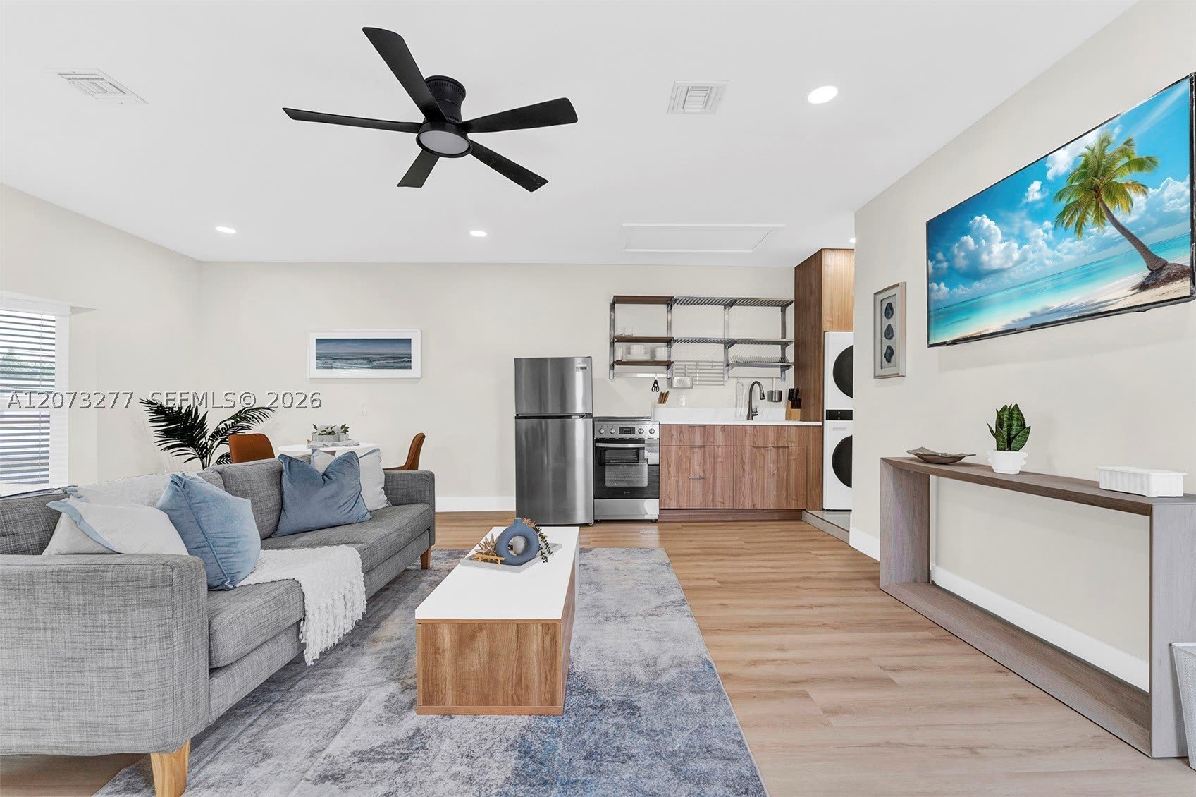 10430 Sunset Strip – photo 1