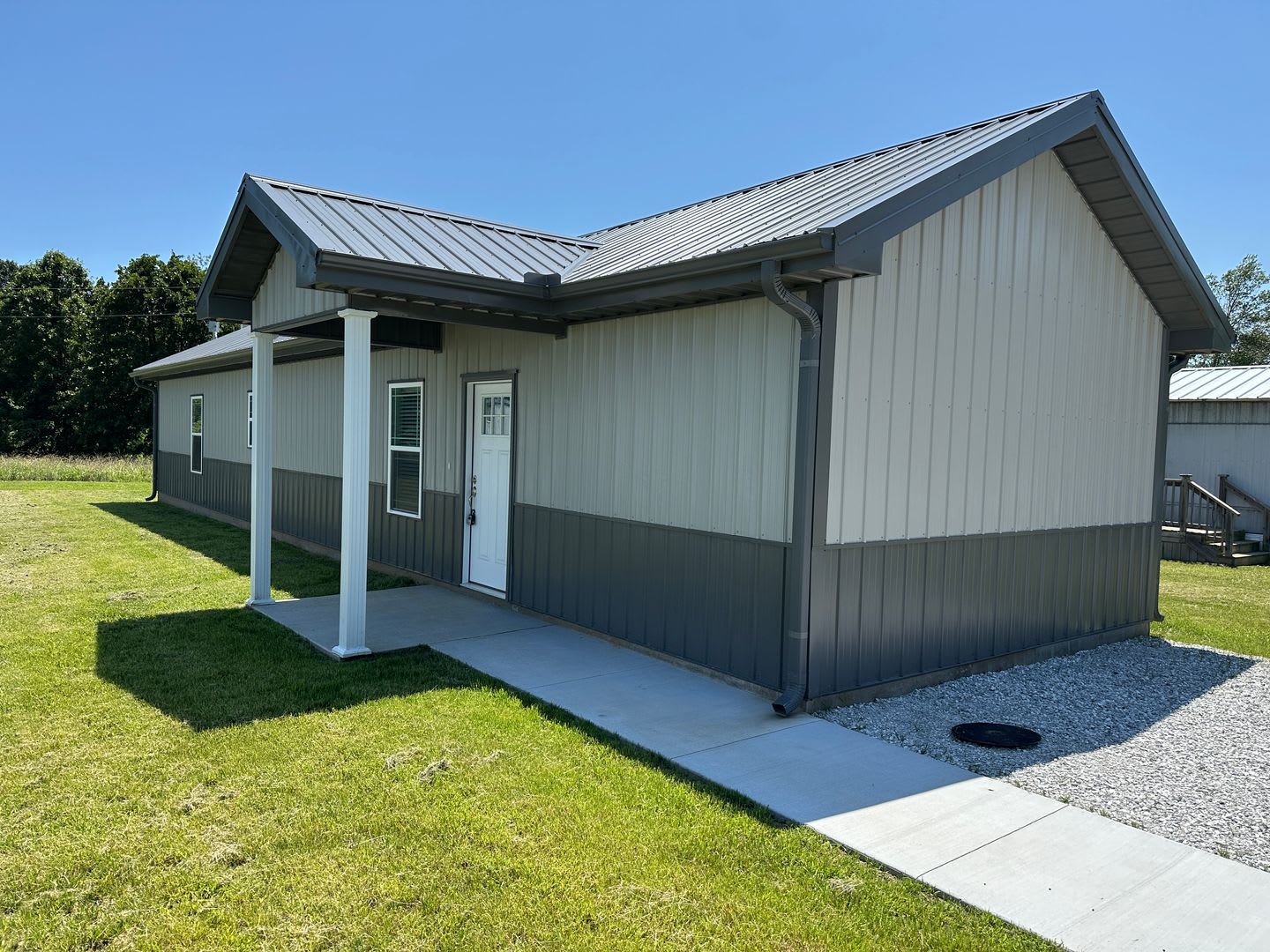 For lease: 2 Bed, 2 Bath Home Rural Neosho- $1095.90/Mo – photo 1 of 21