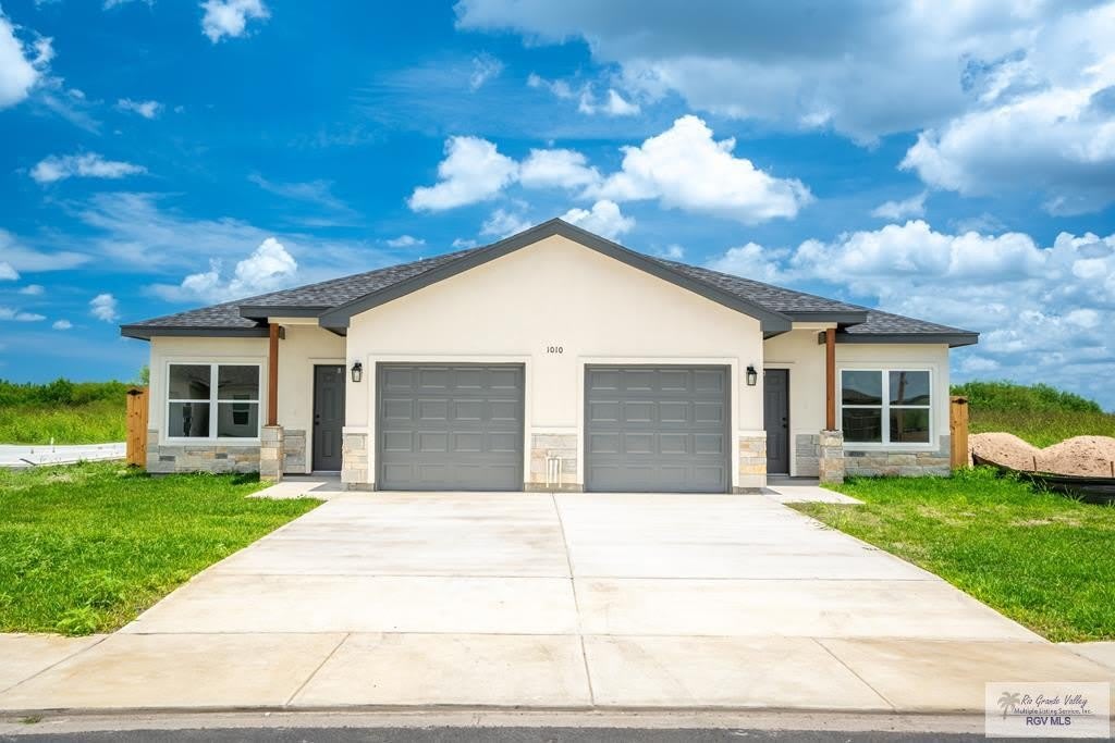 1010 E ESCONDIDO LN. – photo 1 of 17