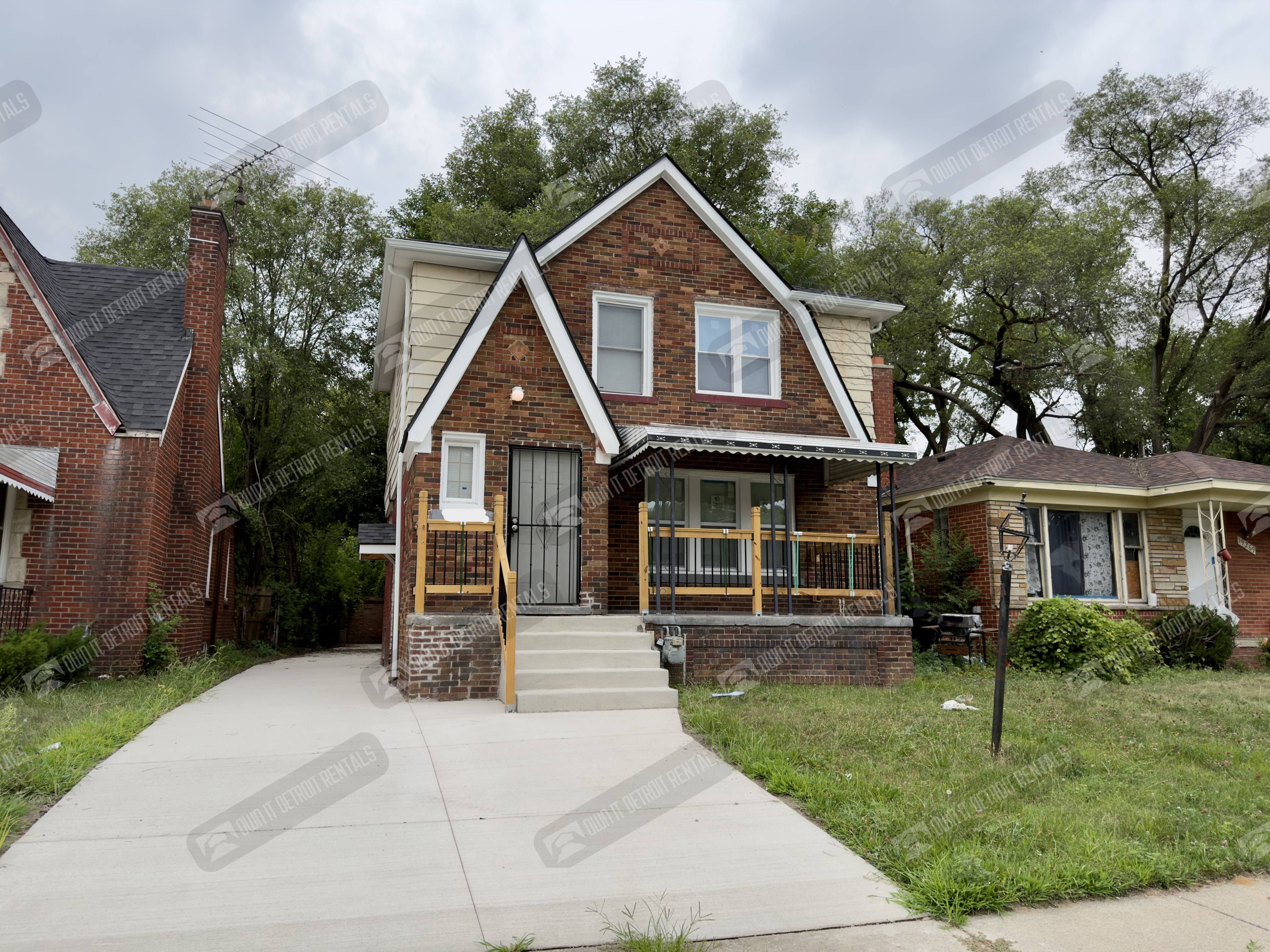 19263 Conley St – photo 1