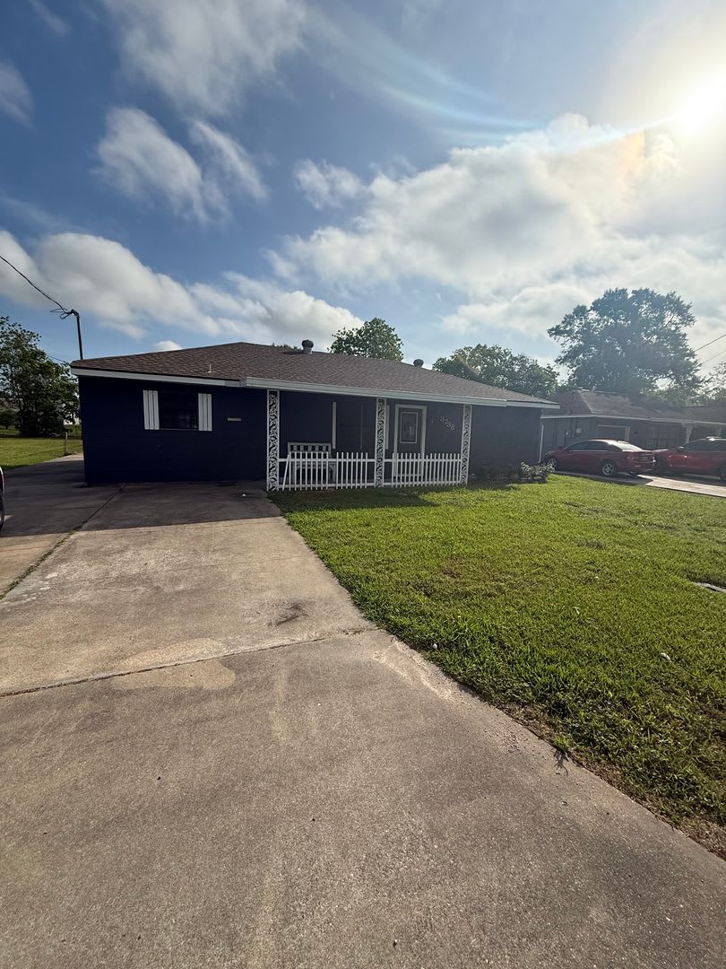 Rental in Groves, Tx – photo 1 of 12
