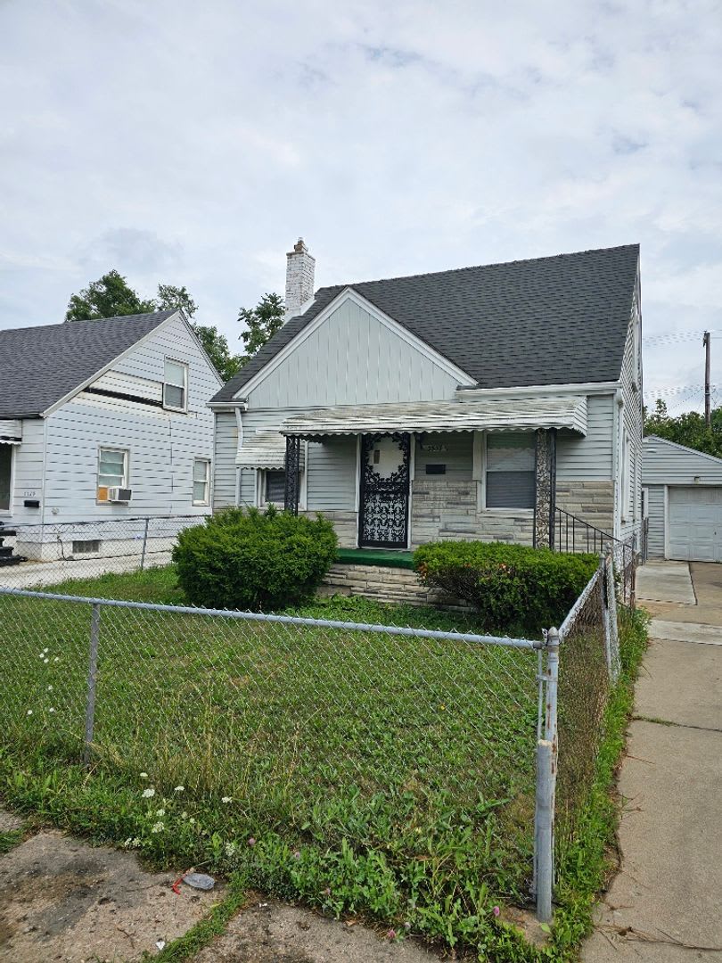 3337 S Bassett St,3 Beds – photo 1