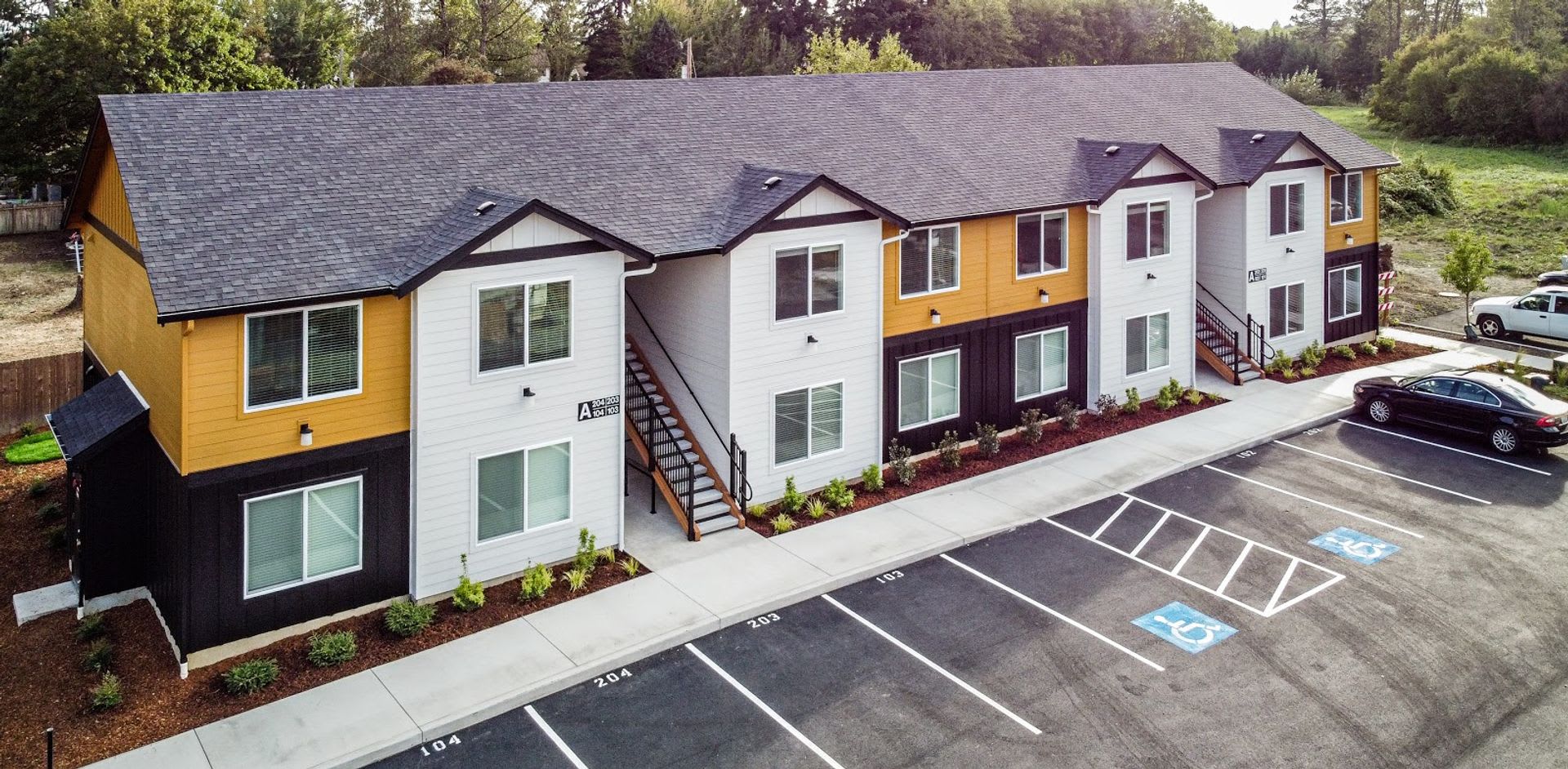 C219 Daybreak Gardens Apartments – photo 1 of 161