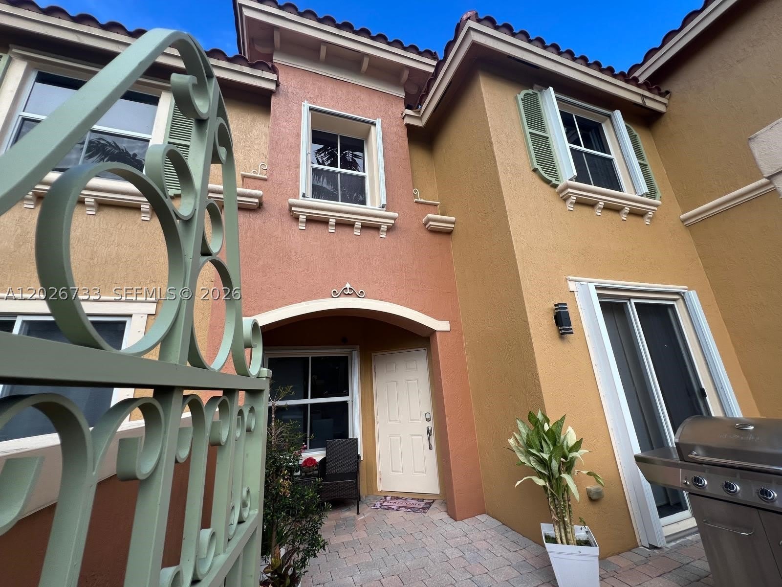 943 SW 143rd Ter – photo 1