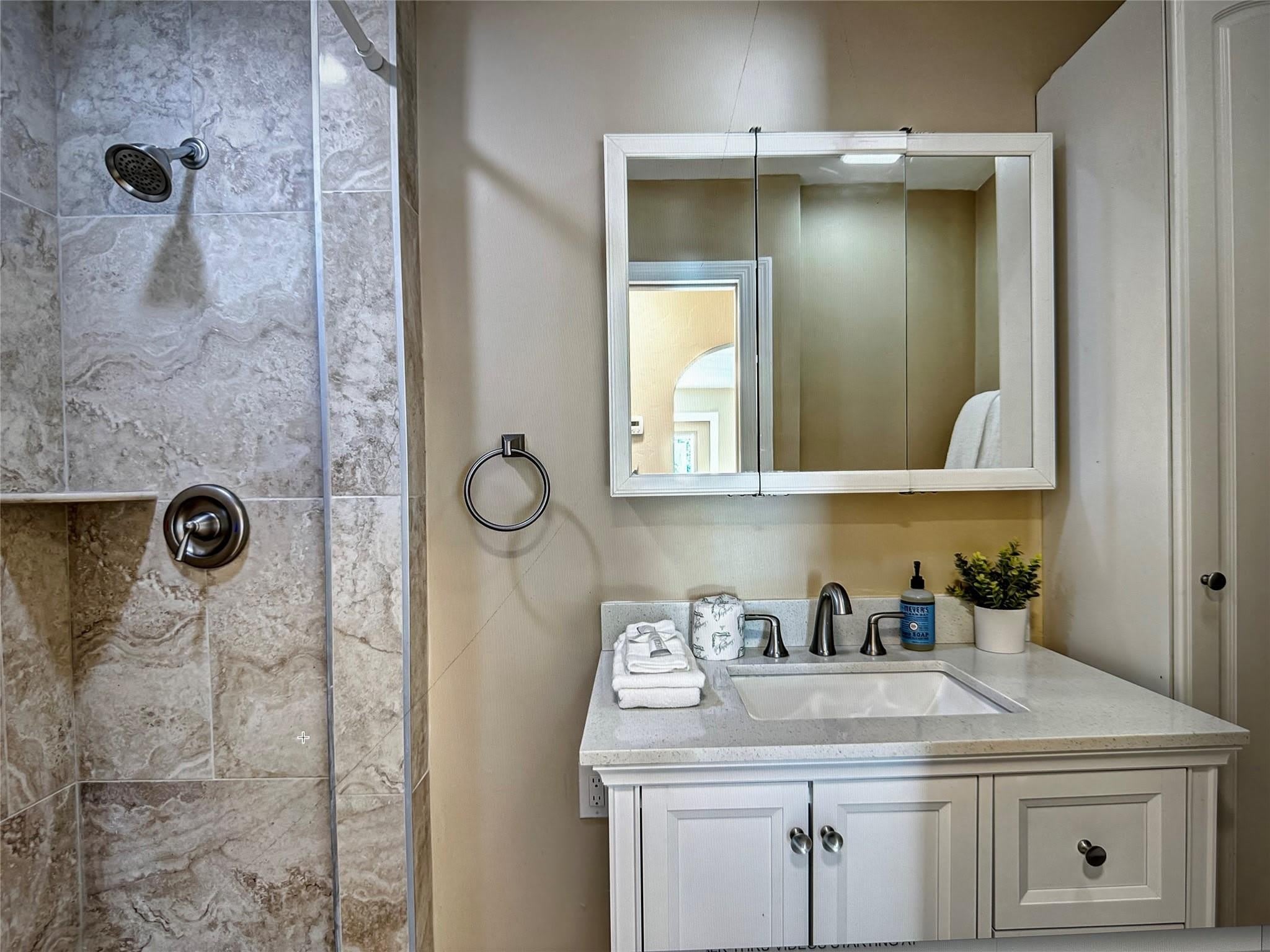 141 Rutland Boulevard – photo 1