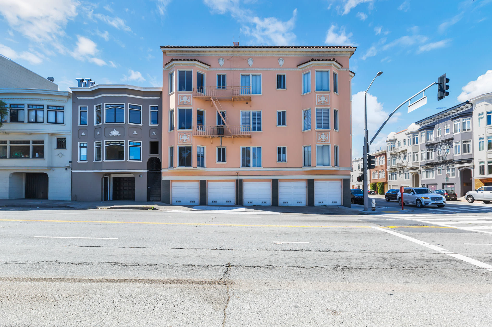 3150 Franklin Apartments – photo 1