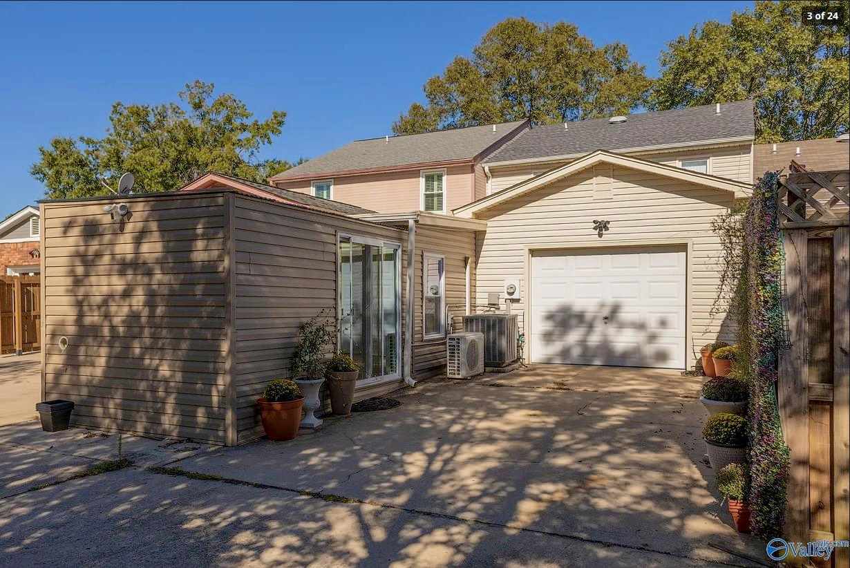 1561 River Bend Place Southeast – photo 1 of 8