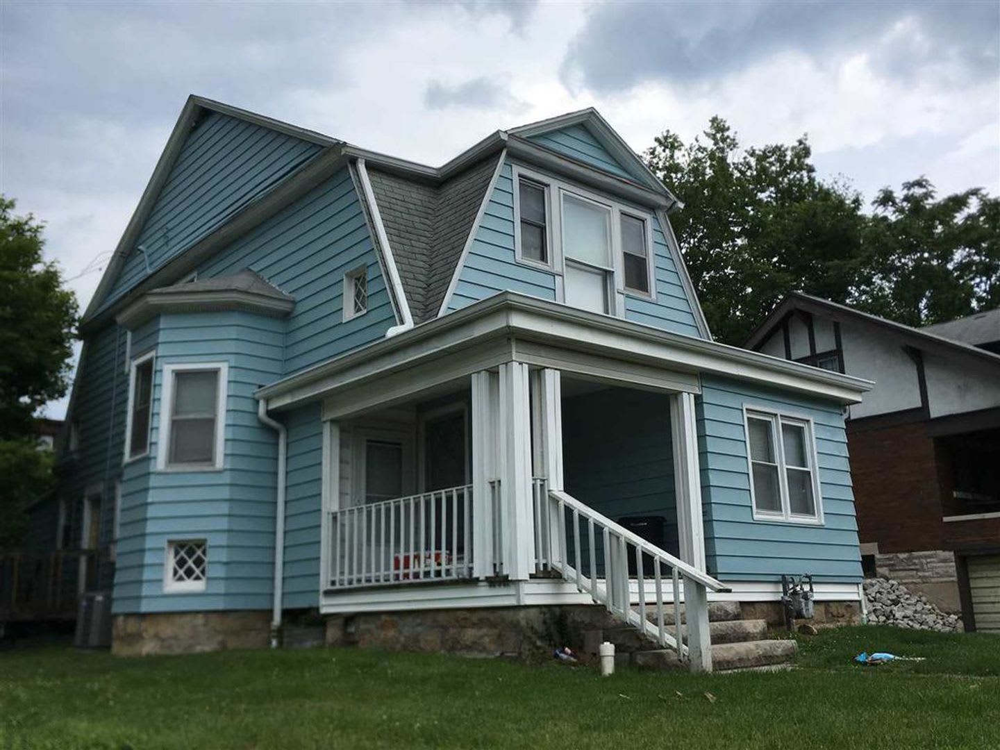 401 E. 2nd St. – photo 1