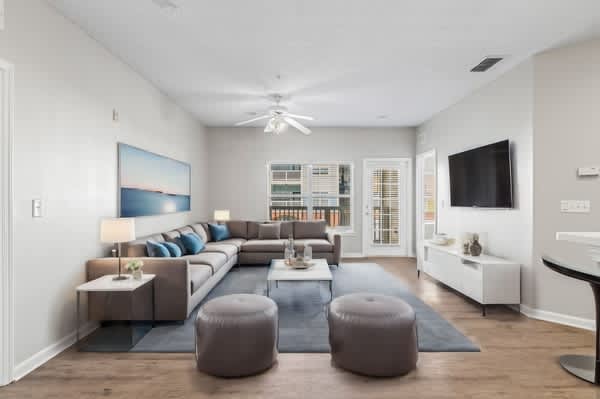 Oaks At Normandy Apartments – photo 1