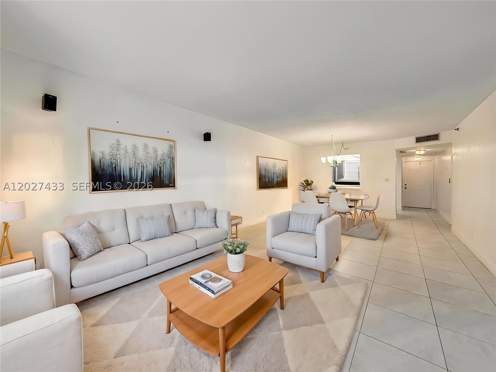 3300 W Rolling Hills Cir – photo 1