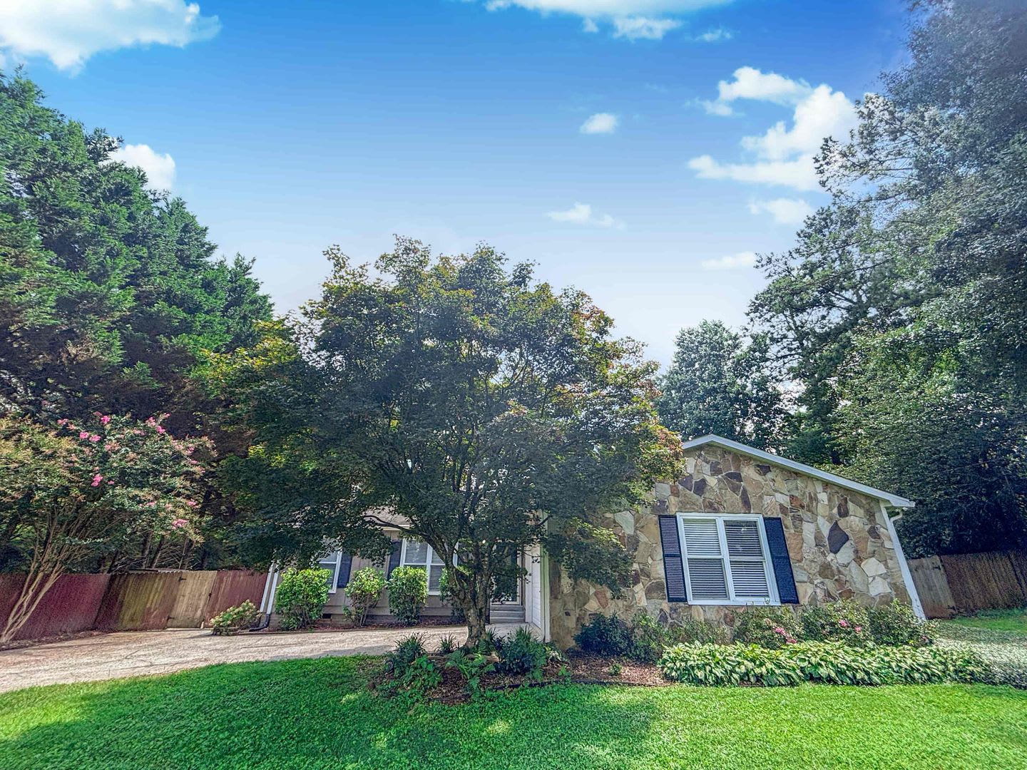 Charming 3 BR Marietta Rental with Private Deck! – photo 1