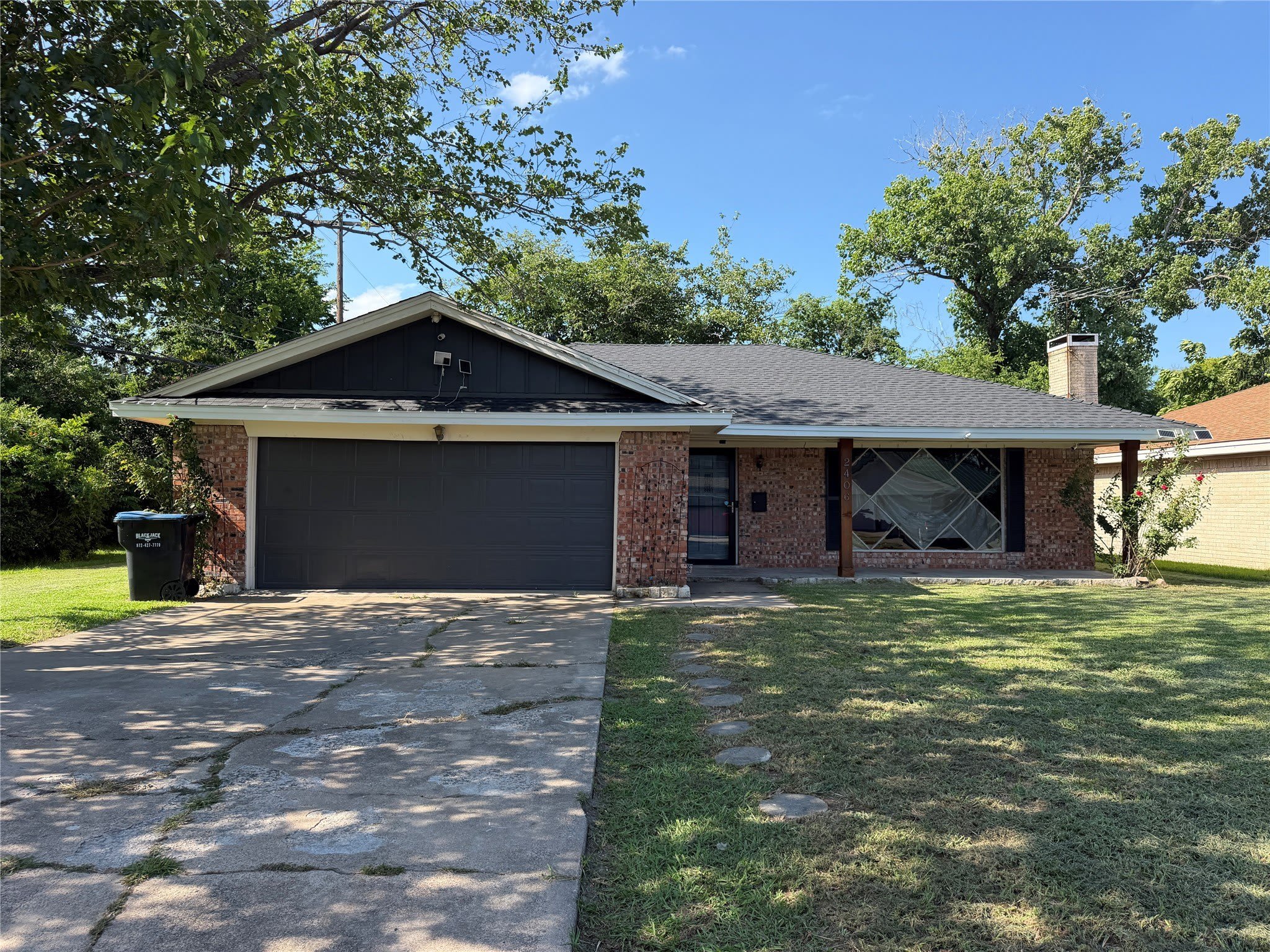 2406 W Broadview Street – photo 1
