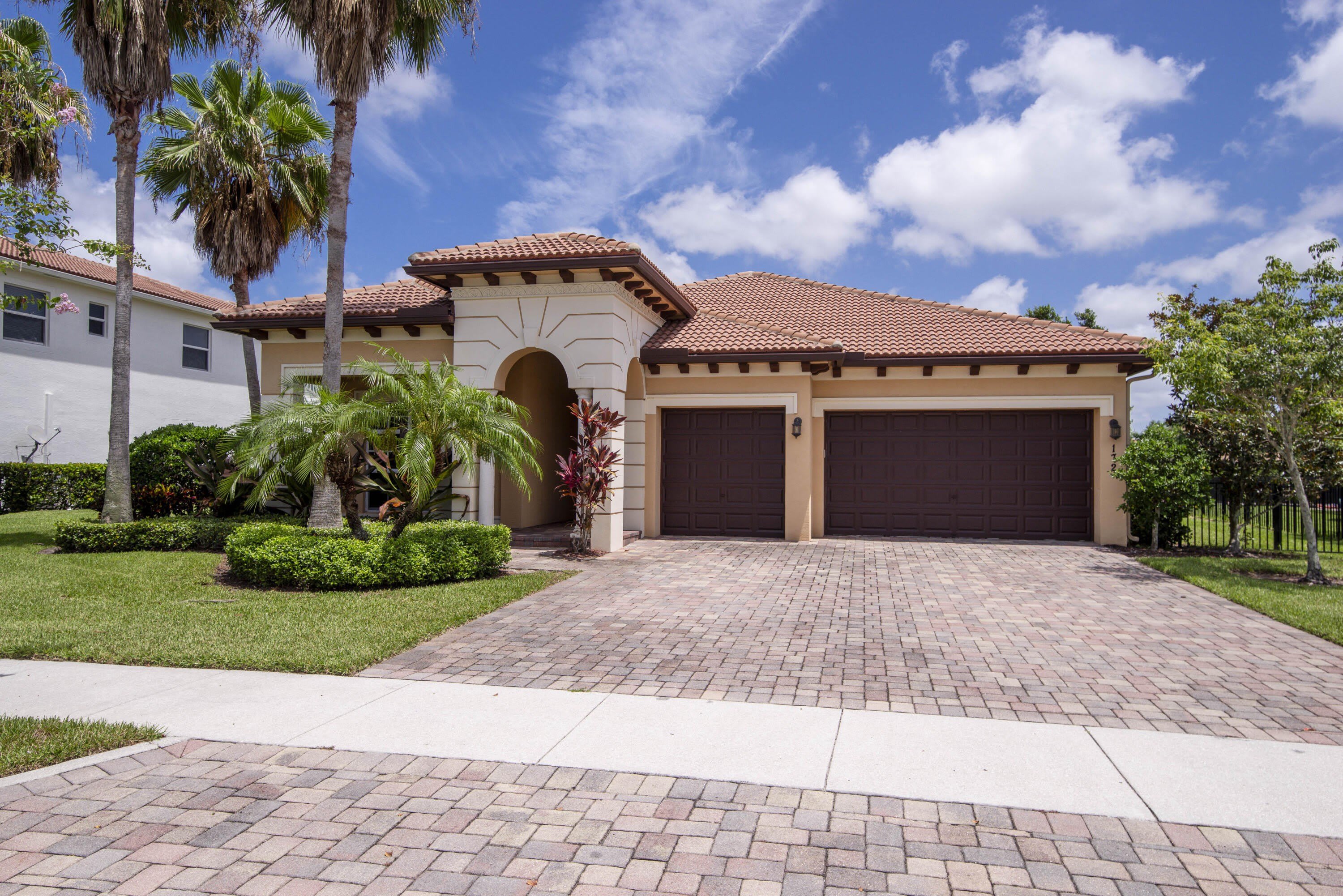 172 Manor Circle – photo 1 of 53