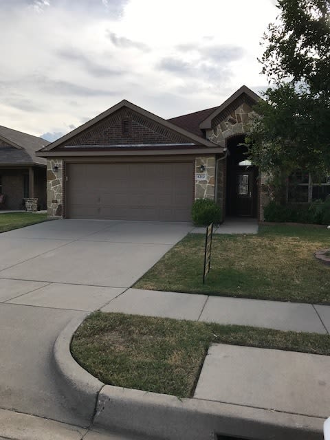 3 2 2 Fort Worth Side Of Granbury Gemstone Estates – photo 1 of 62