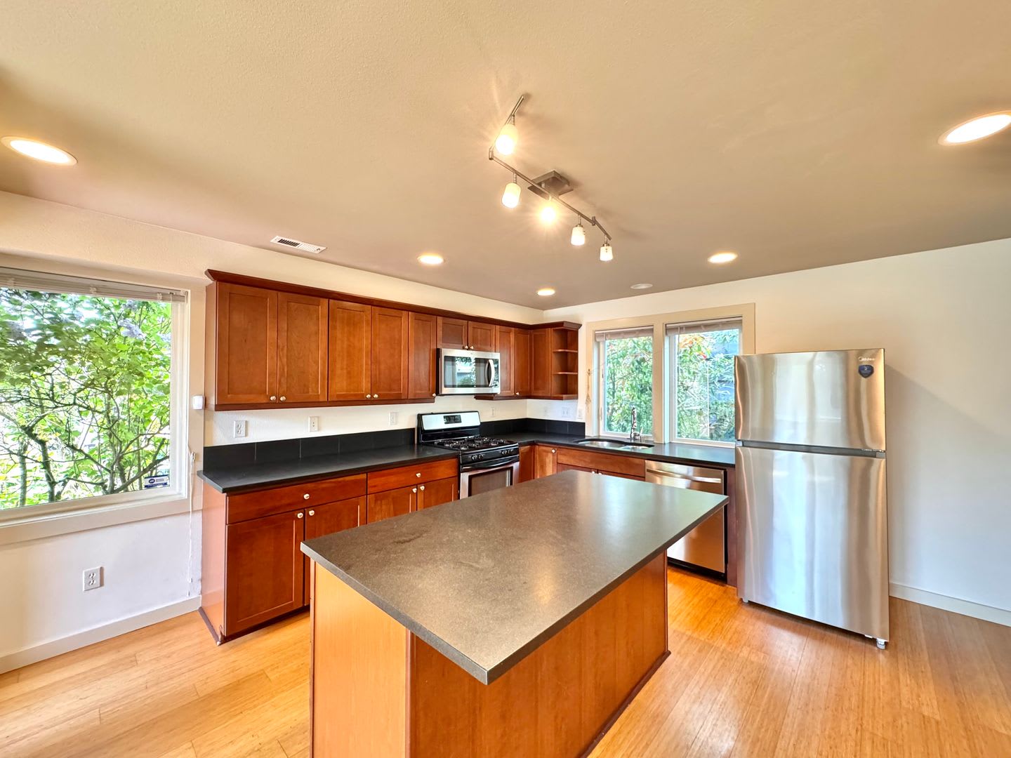 Convenient Northgate 3B Townhome – photo 1