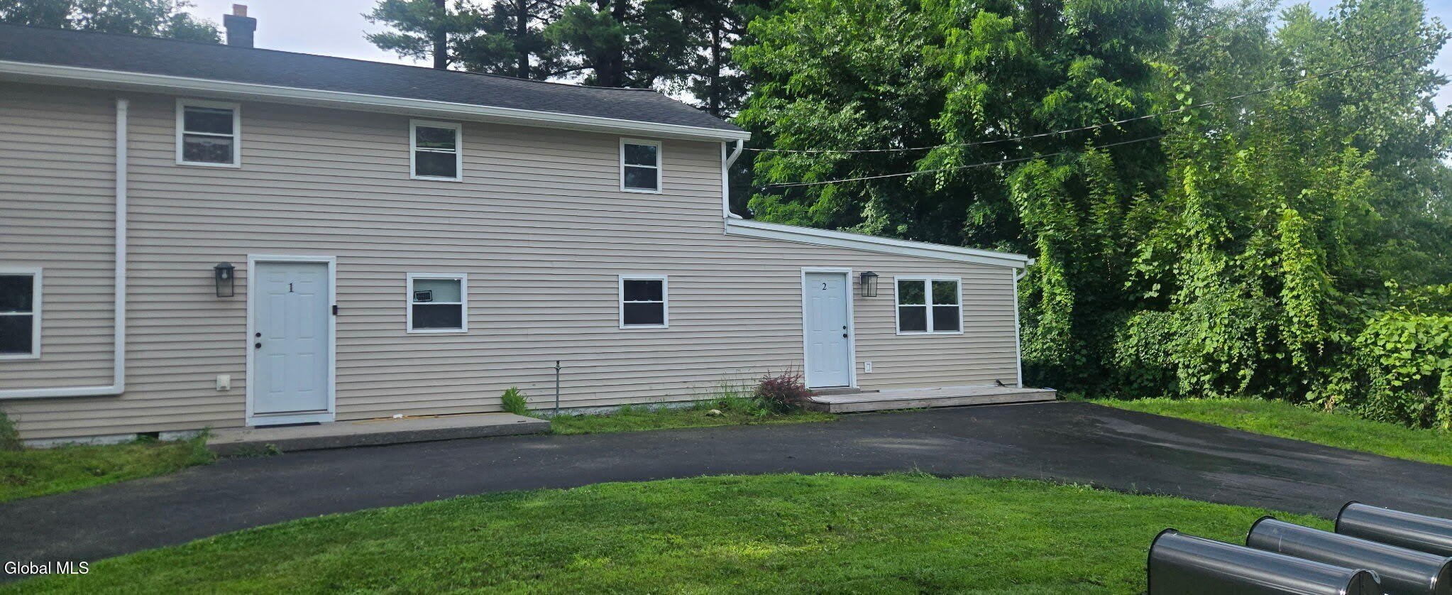 21 Van Heusen Street – photo 1 of 6