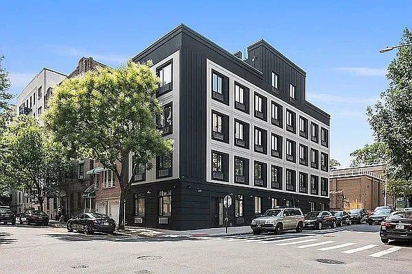 22 East 212Th Street – photo 1