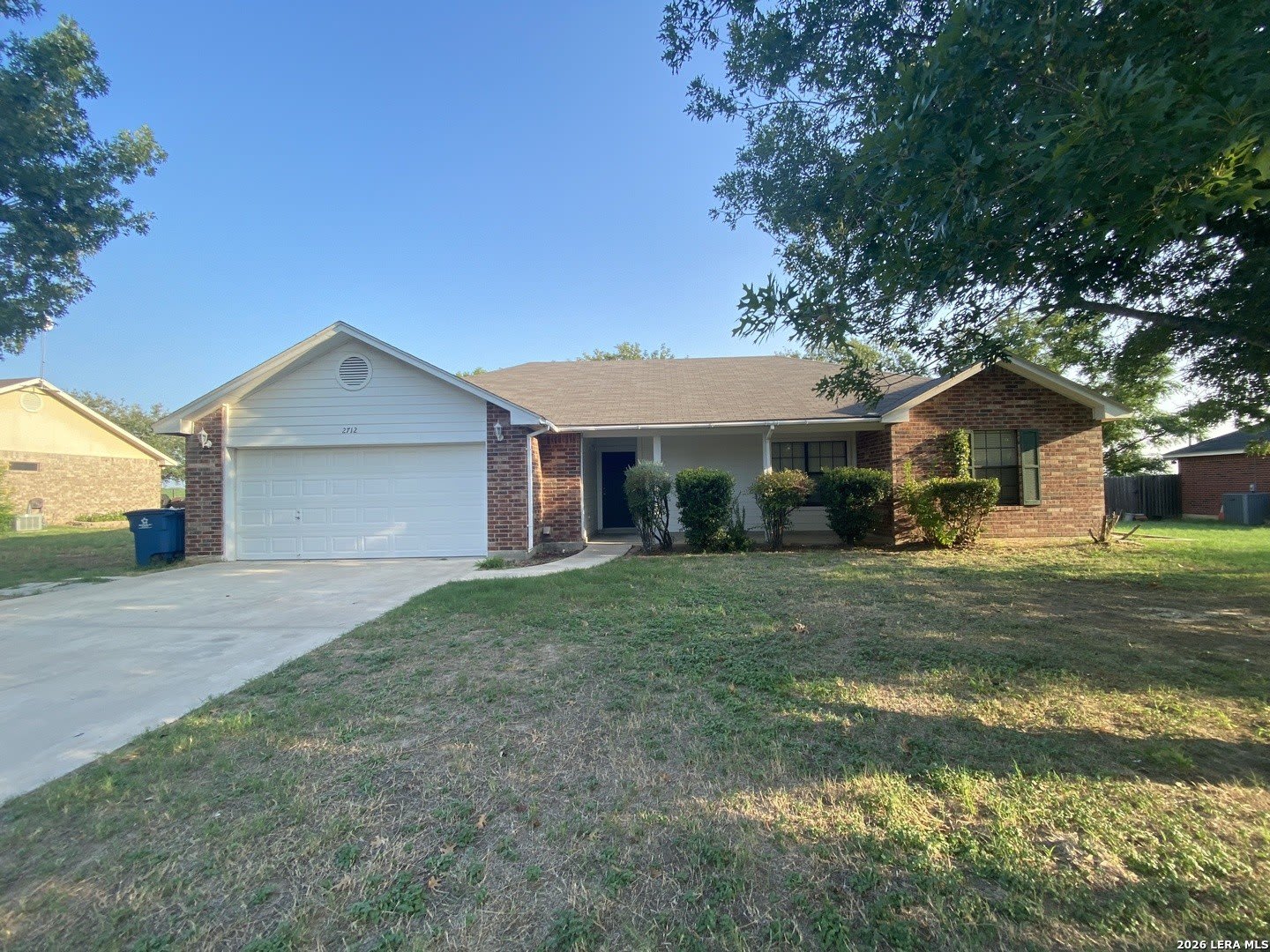 2712 WOODLAND DR – photo 1 of 10