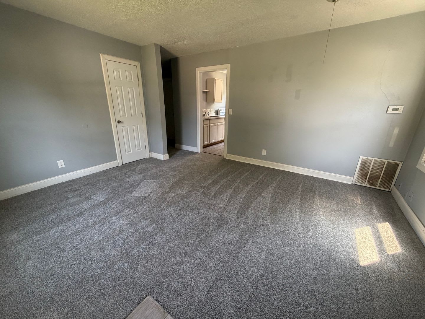 SECTION 8 APPROVED 2 Bed 1 Bath Home – photo 1 of 6
