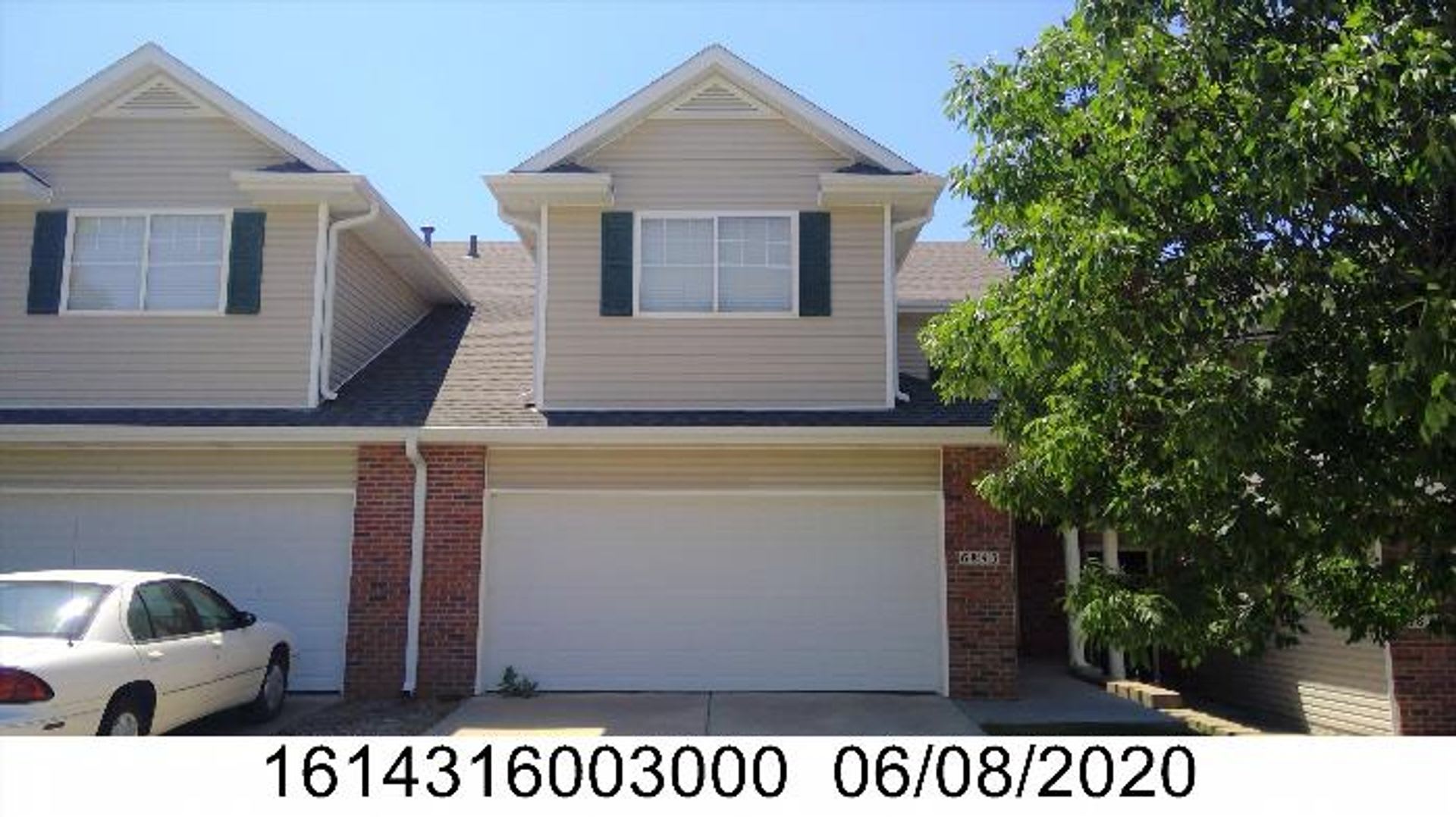 South Lincoln Townhouse – photo 1