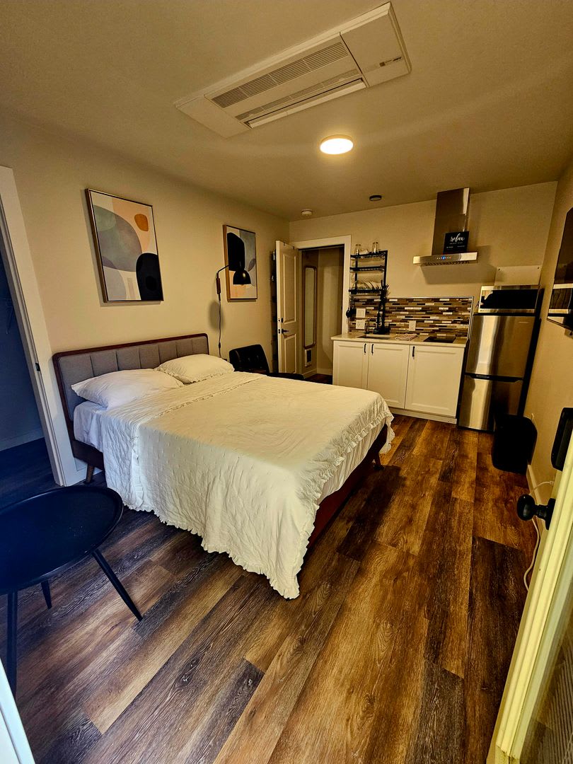 Stylish &amp; Convenient Micro-Studio (5 Minutes from St. Michael Medical Center) – photo 1 of 12