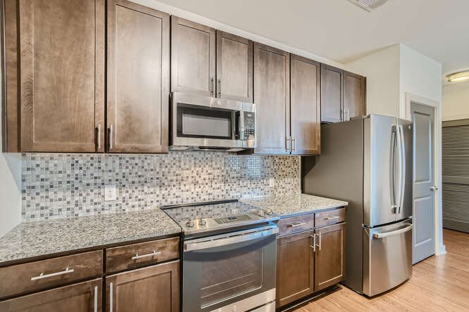 West 46th – photo 1